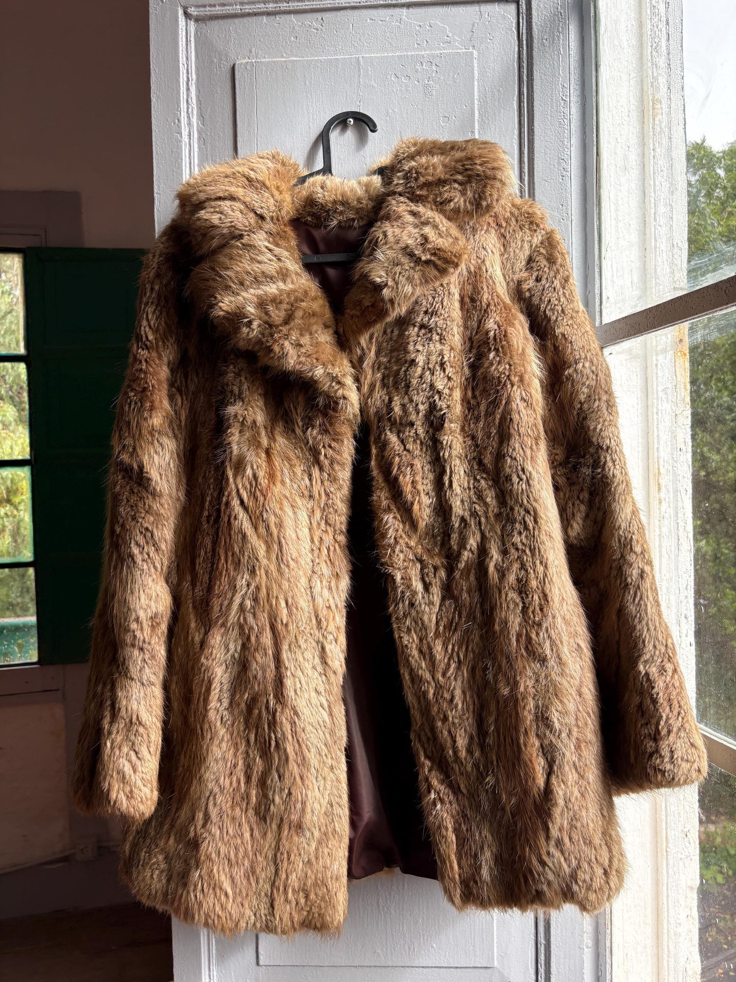 Chic 60s Vintage Genuine Fur Coat — detail