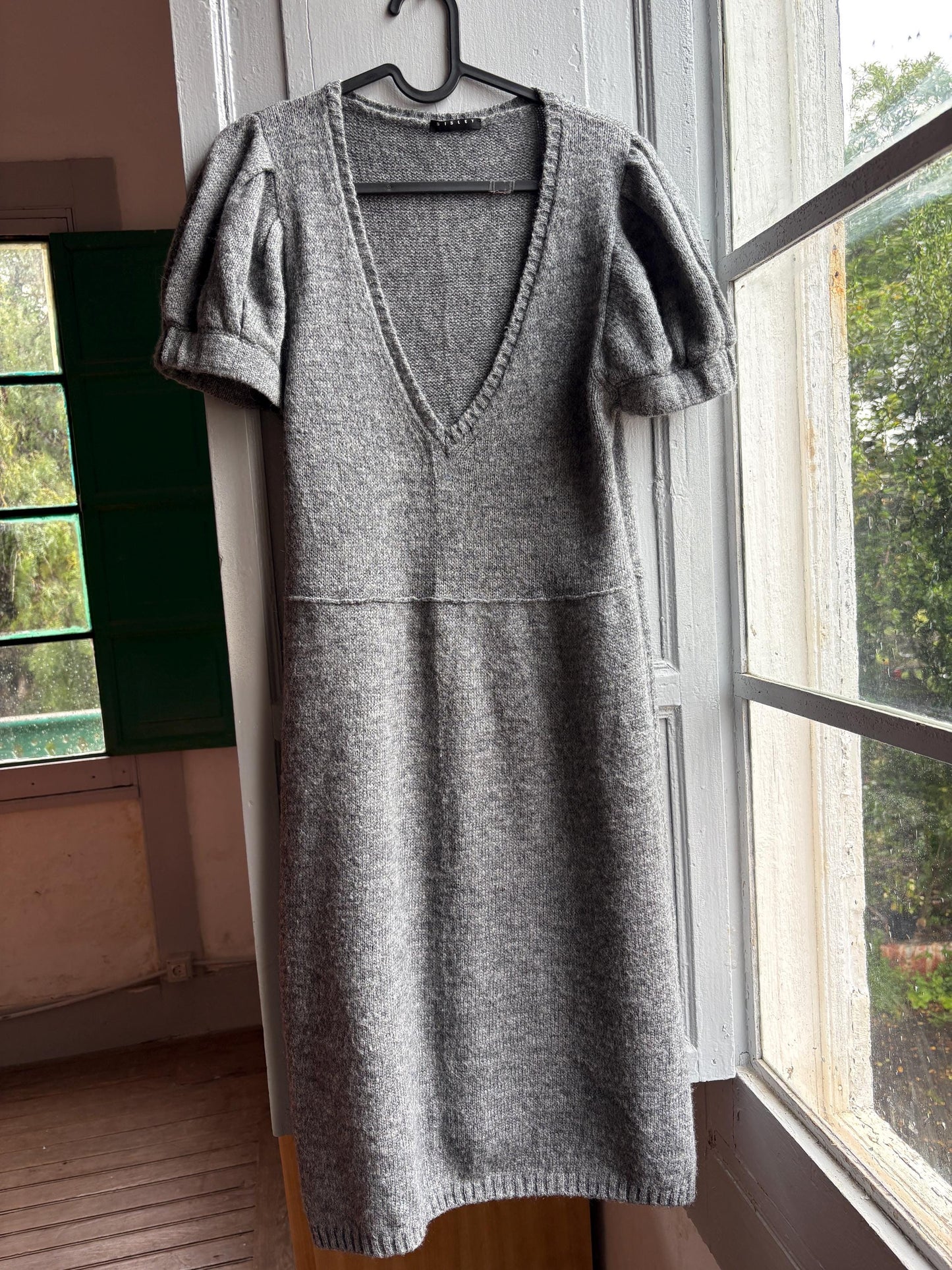 Luxe grey knitted wool dress with v neck, Soft midi winter dress, Secondhand sustainable woman fashion