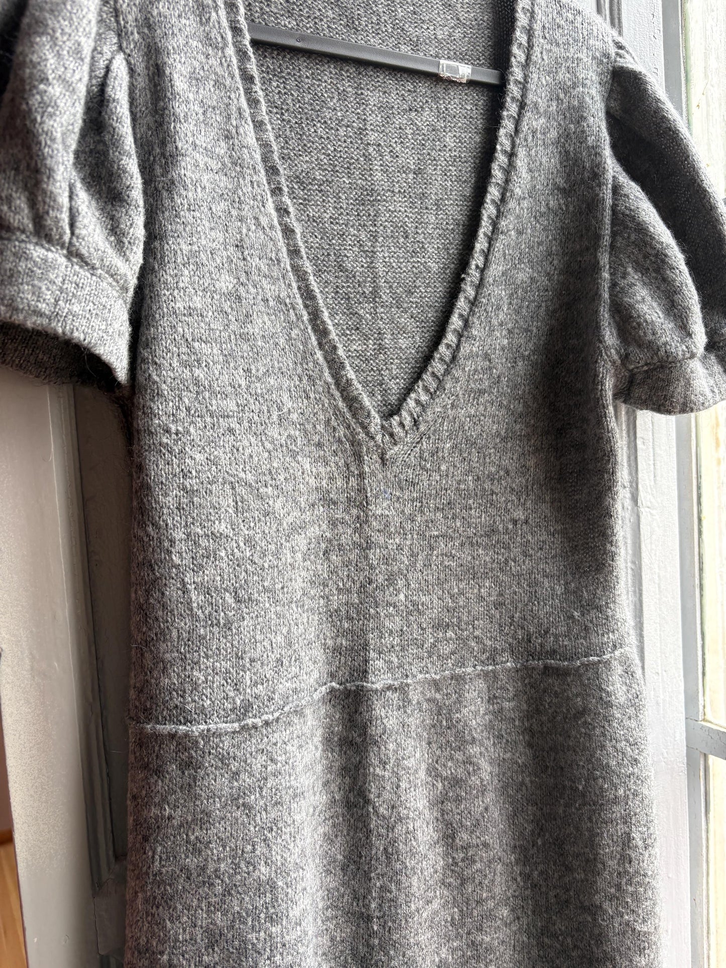 Luxe grey knitted wool dress with v neck, Soft midi winter dress, Secondhand sustainable woman fashion