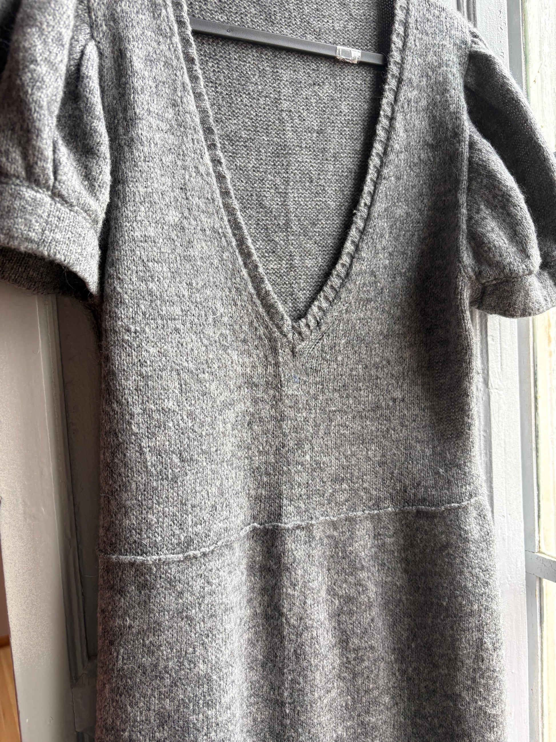 Luxe grey knitted wool dress with v neck, Soft midi winter dress, Secondhand sustainable woman fashion