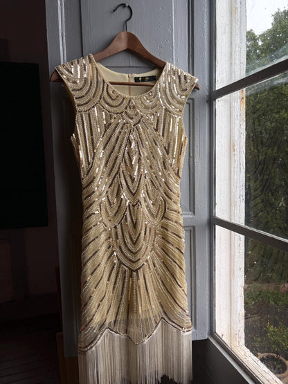 Cream white 20s inspired sequin dress, Art Deco style with fringe hem, cocktail party sparkly dress, New years eve outfit, size M