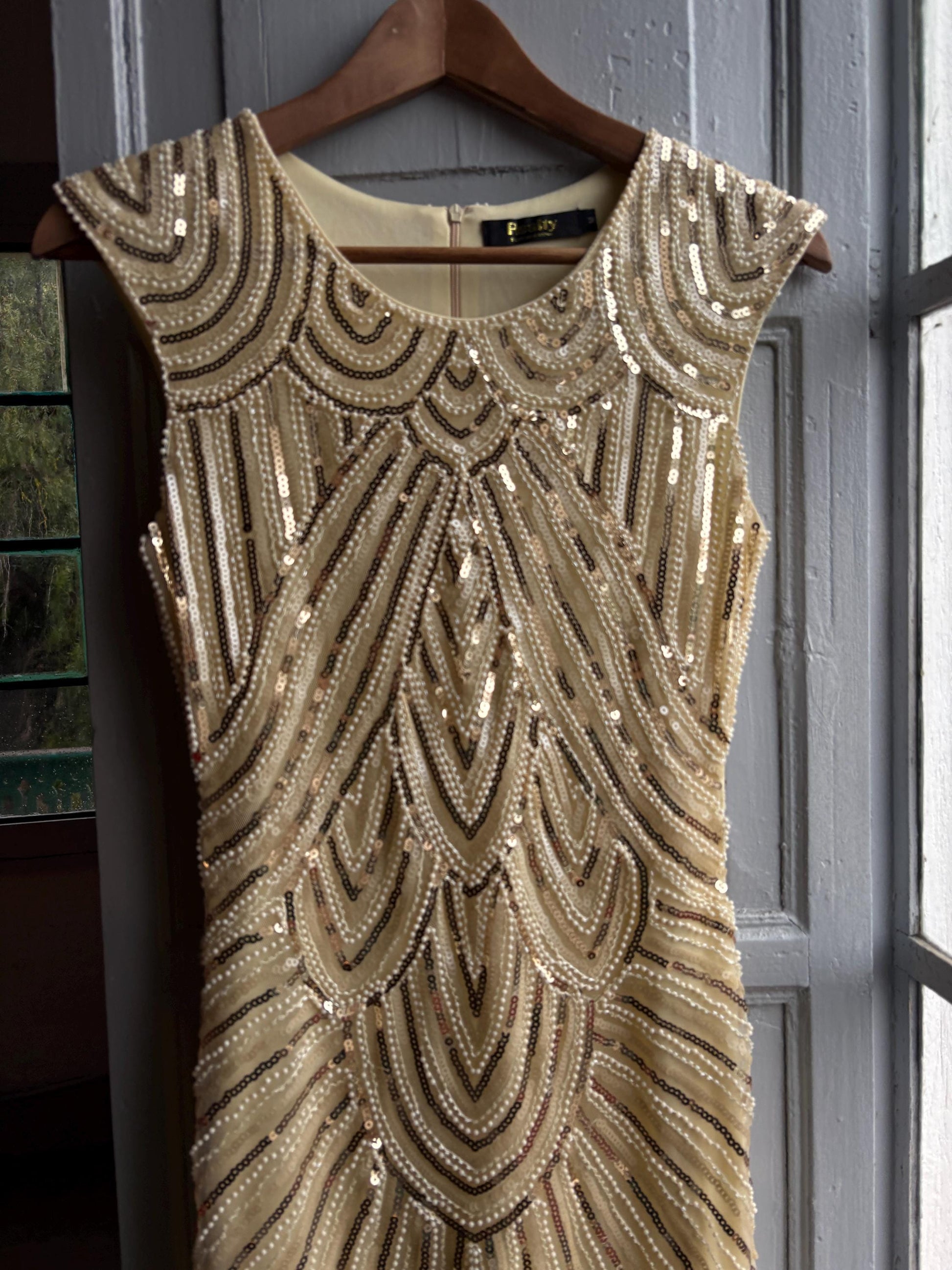 Cream white 20s inspired sequin dress, Art Deco style with fringe hem, cocktail party sparkly dress, New years eve outfit, size M