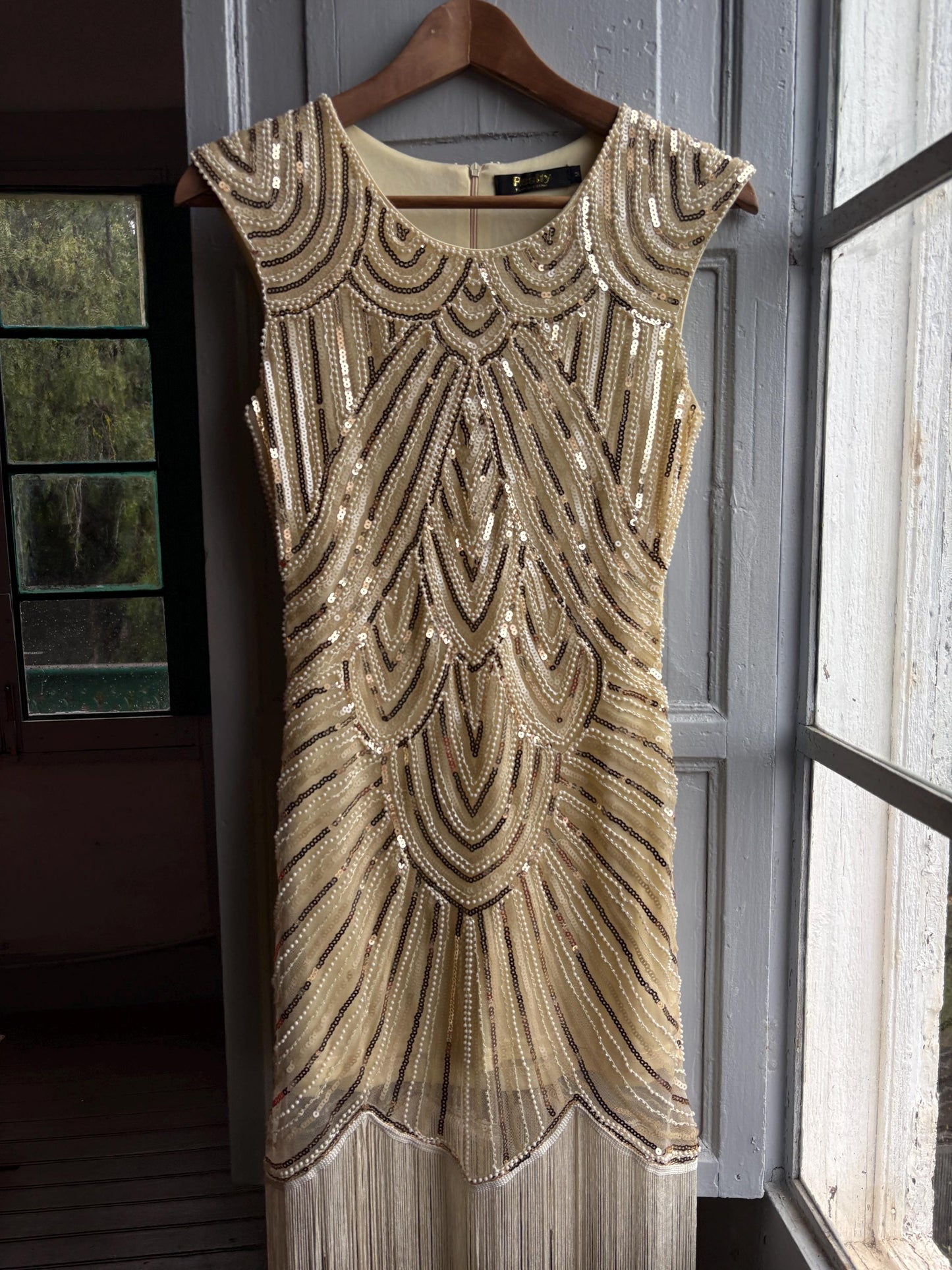 Cream white 20s inspired sequin dress, Art Deco style with fringe hem, cocktail party sparkly dress, New years eve outfit, size M
