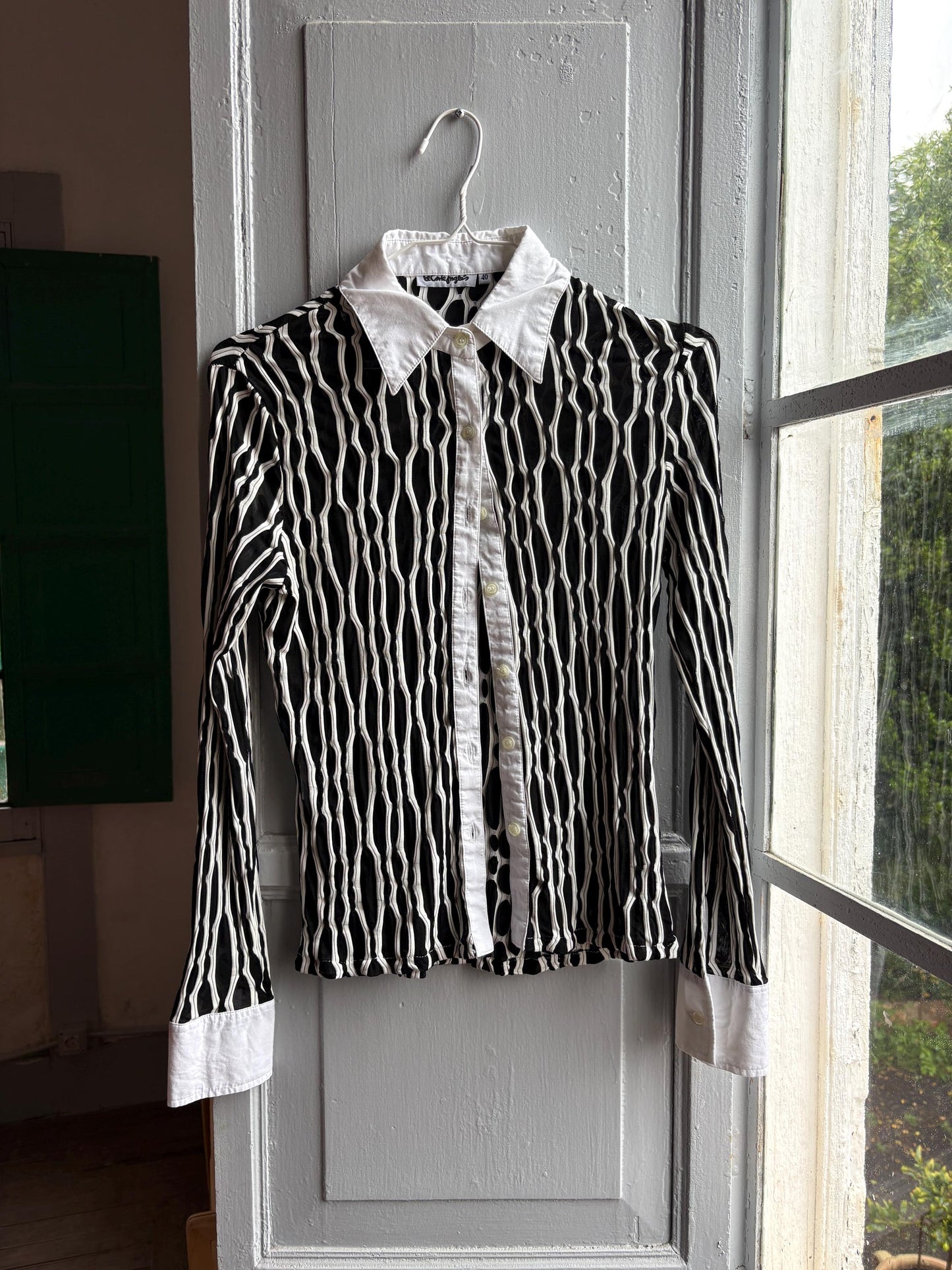 Vintage Black and White Y2K Button-Up Blouse — additional view 7