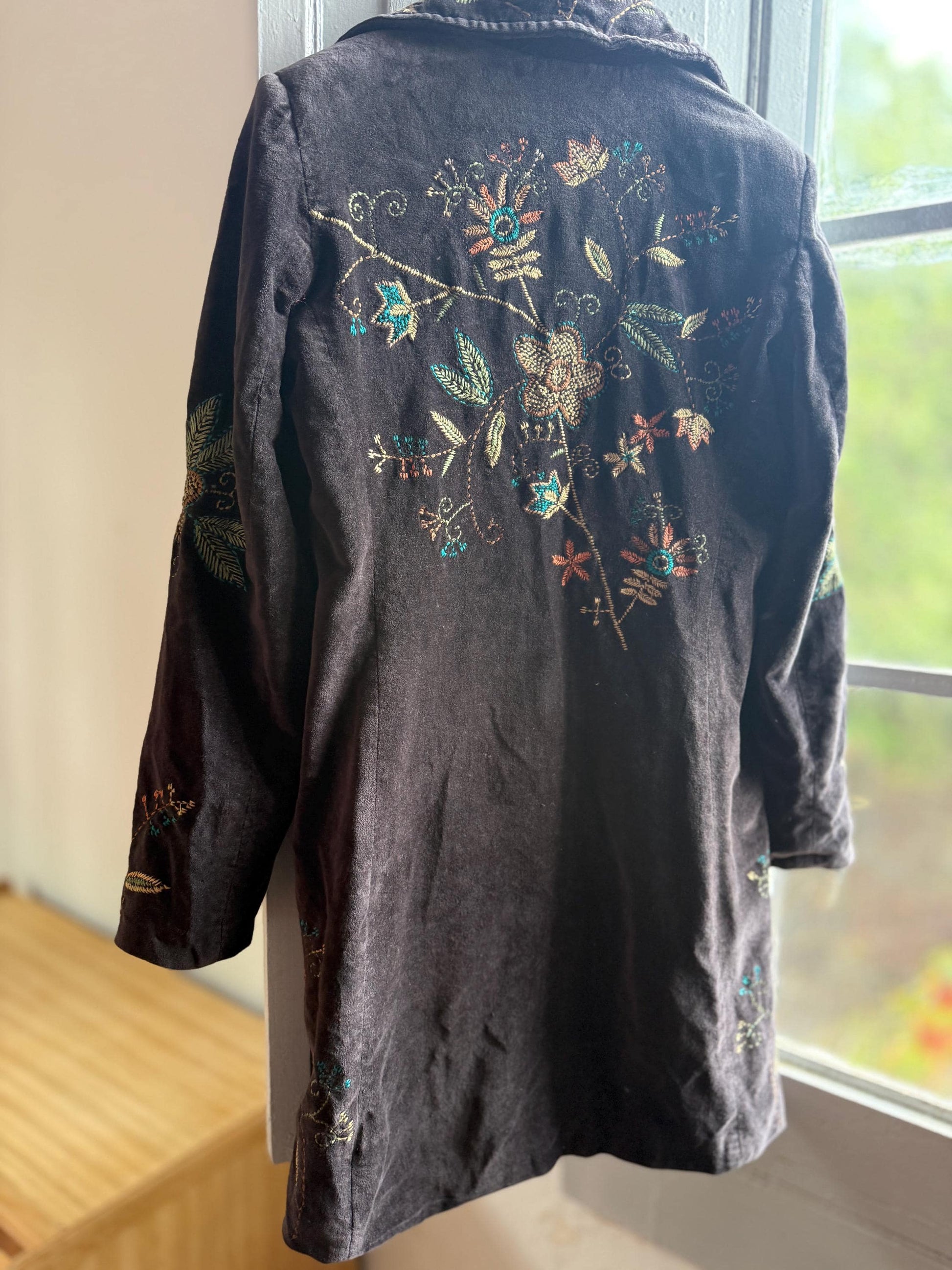 Bohemian Floral Velvet Midi Coat — additional view 10