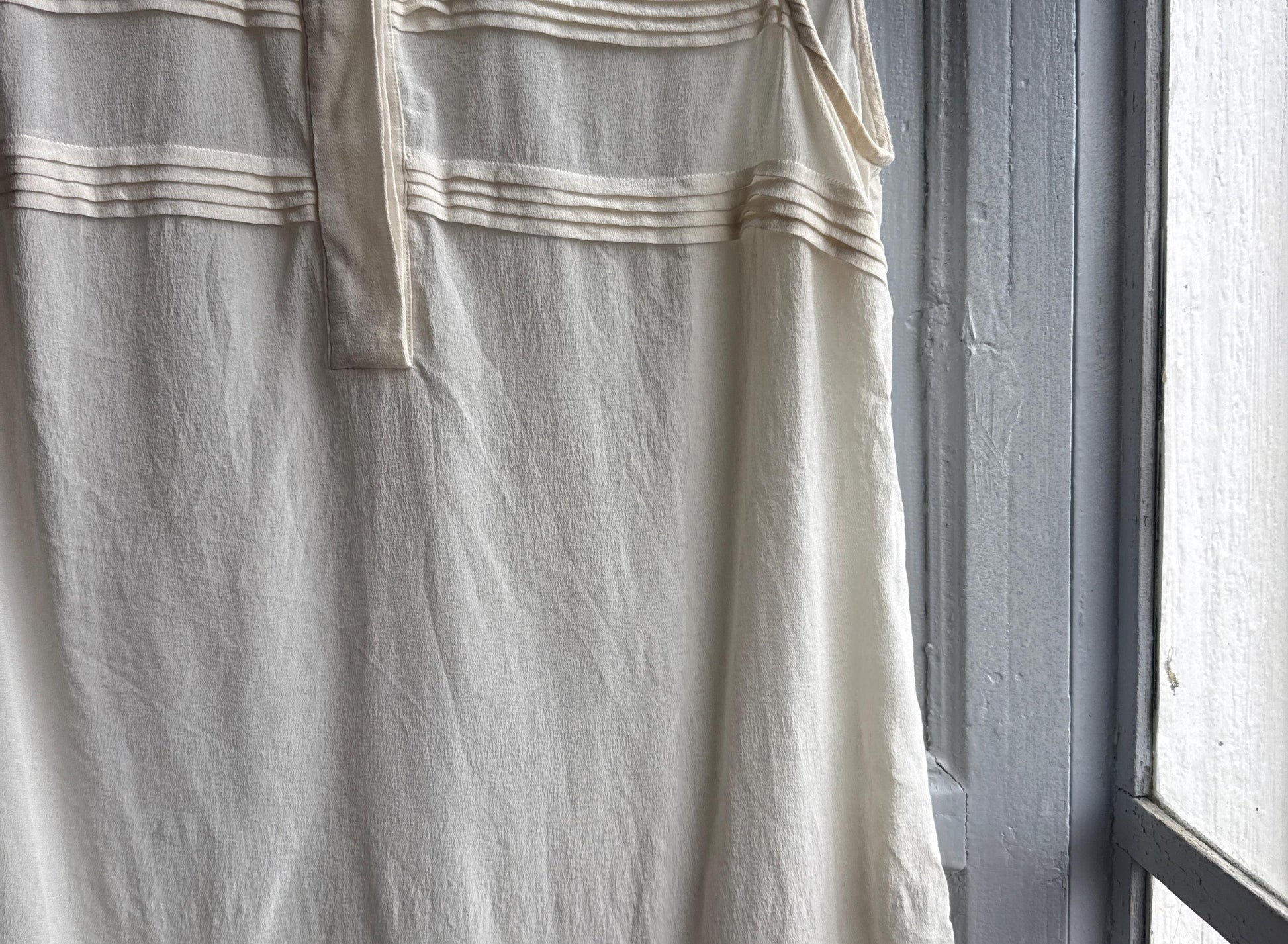 Vintage Off-White Silk Scoop Neck Top — additional view 6
