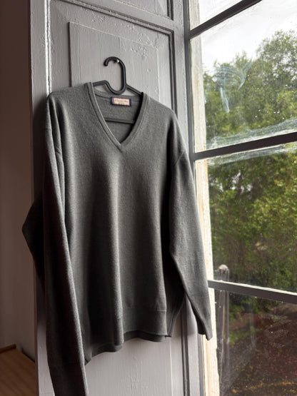 Vintage Grey V-Neck Wool Blend Sweater — additional view 5
