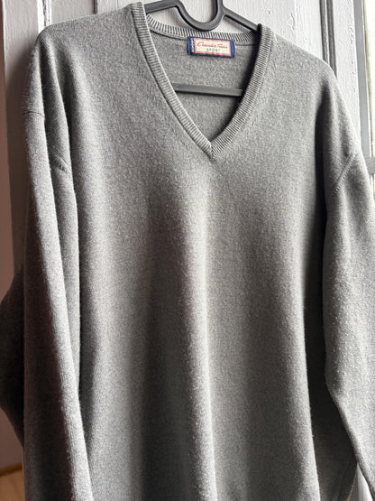 Vintage Grey V-Neck Wool Blend Sweater — additional view 10
