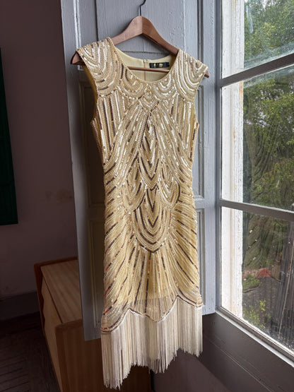 Cream white 20s inspired sequin dress, Art Deco style with fringe hem, cocktail party sparkly dress, New years eve outfit, size M