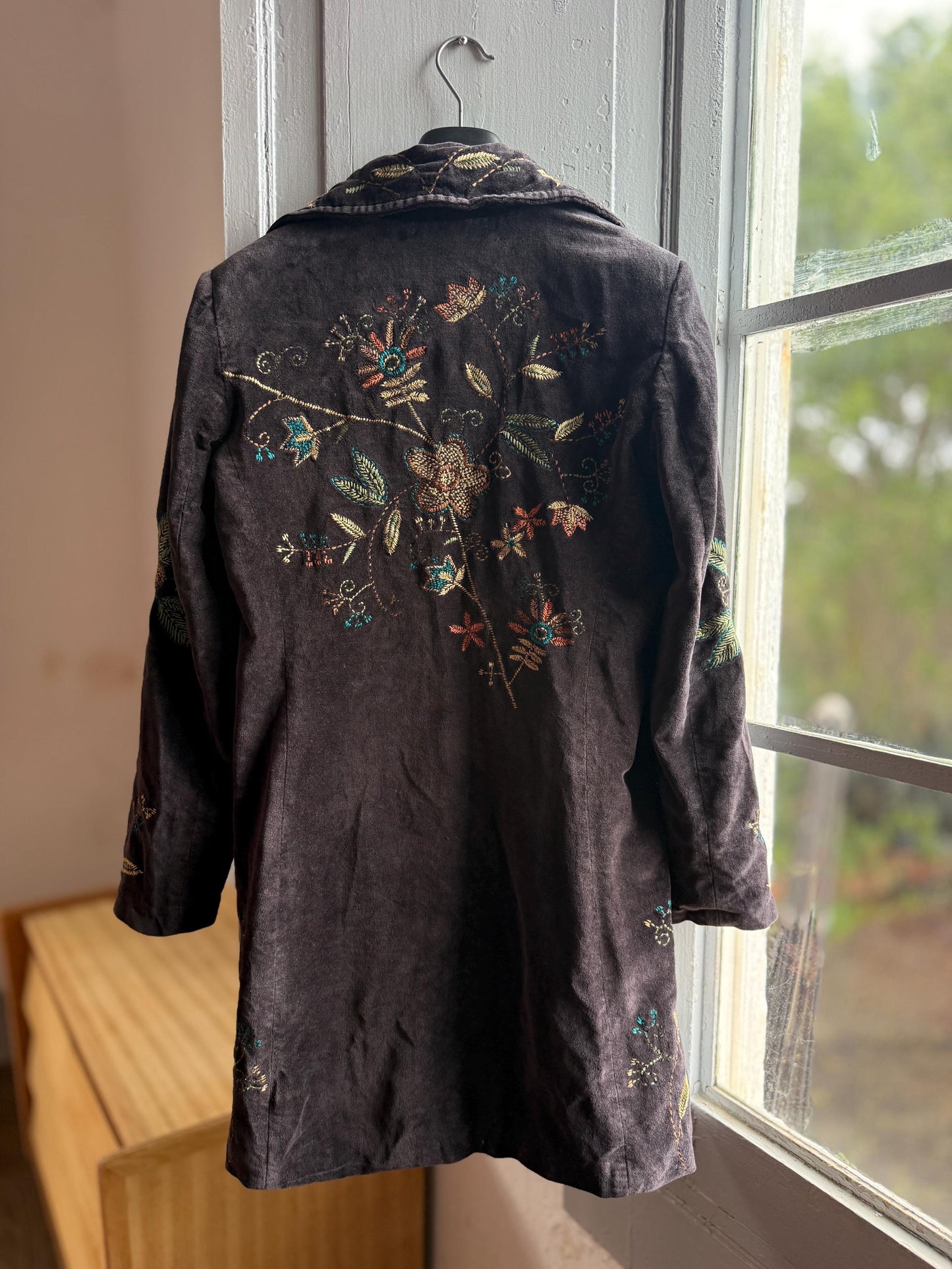 Bohemian Floral Velvet Midi Coat — additional view 9