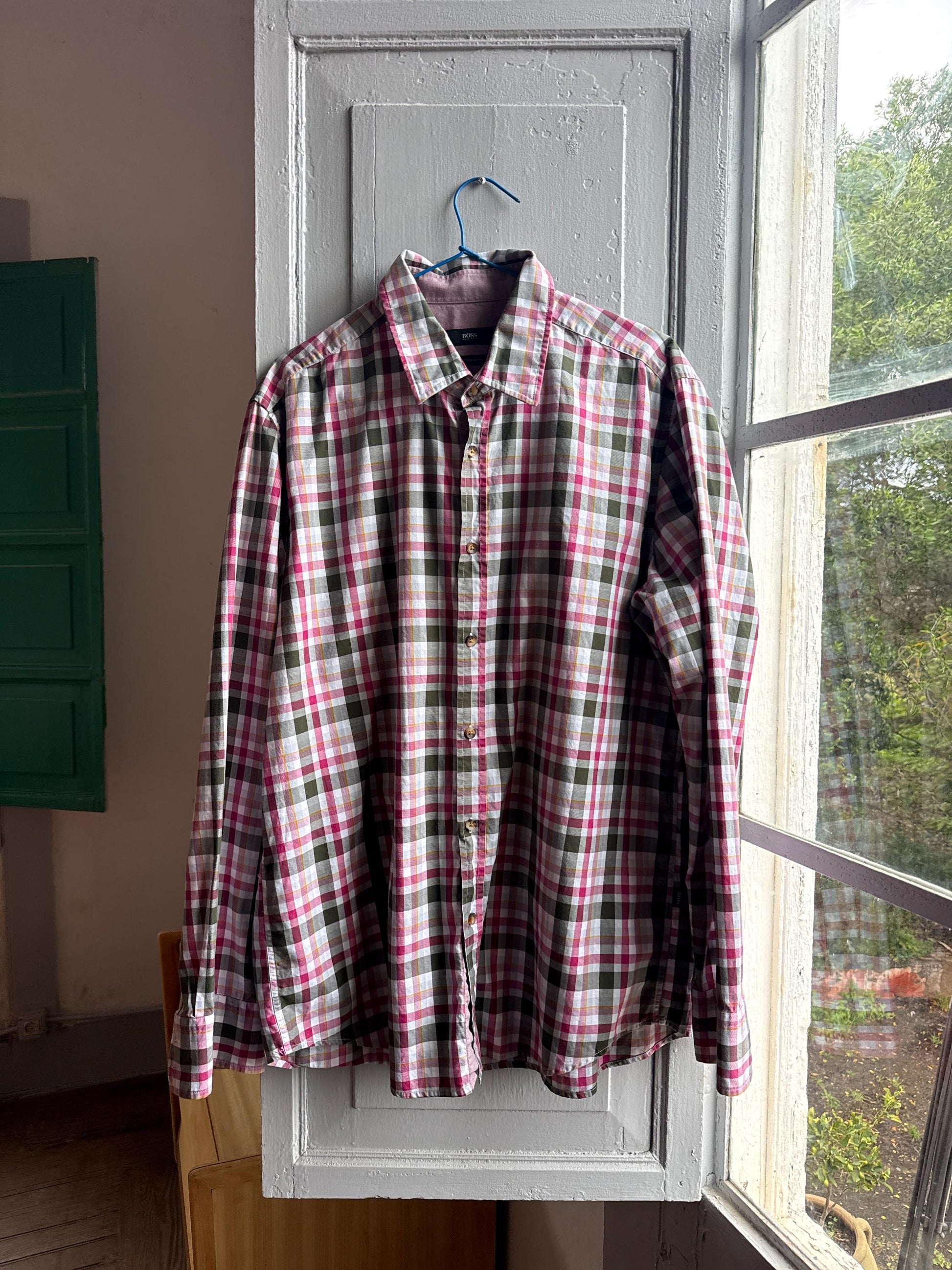 Hugo Boss Plaid Cotton Button-Up Shirt — detail