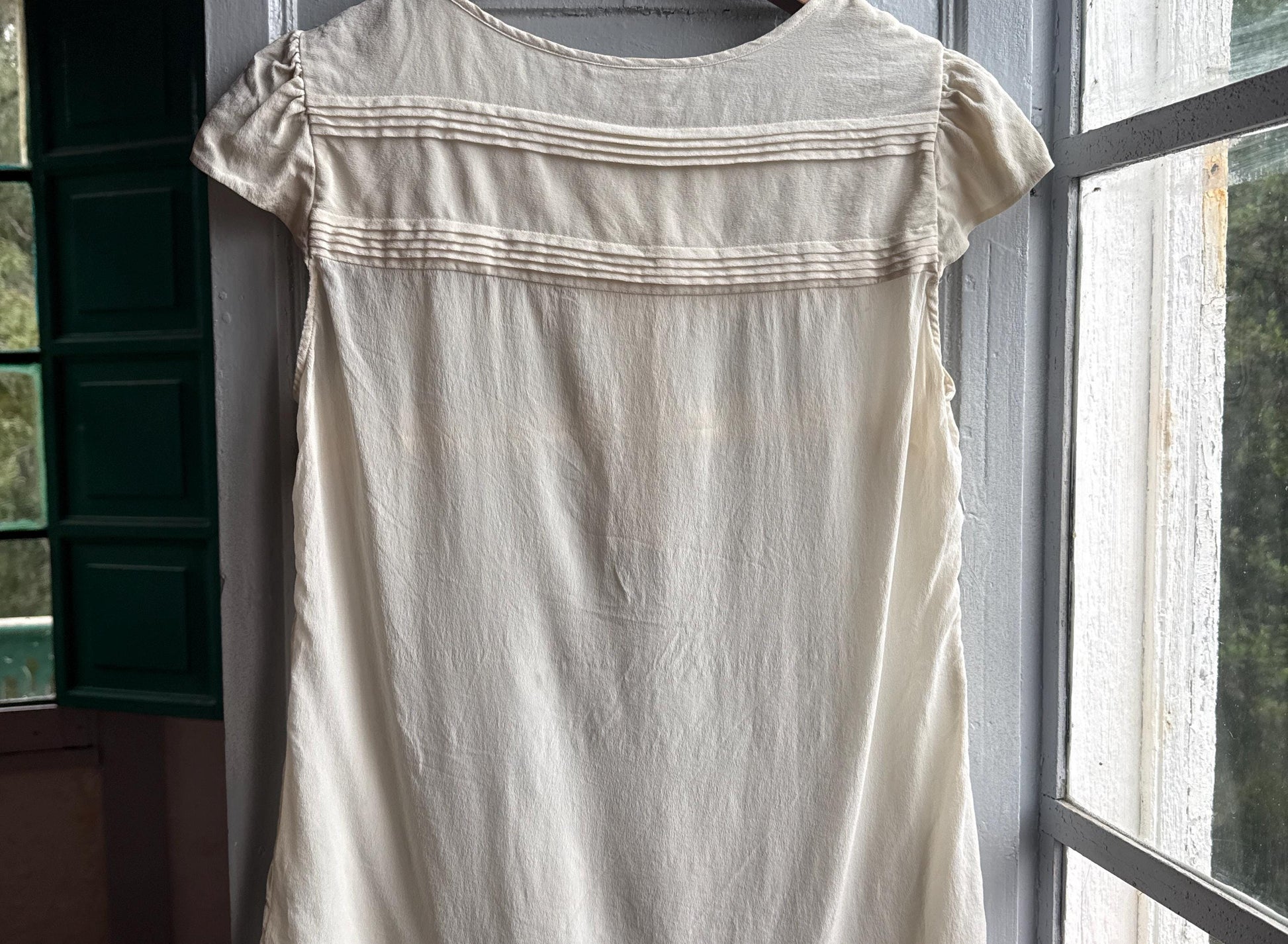 Vintage Off-White Silk Scoop Neck Top — additional view 9