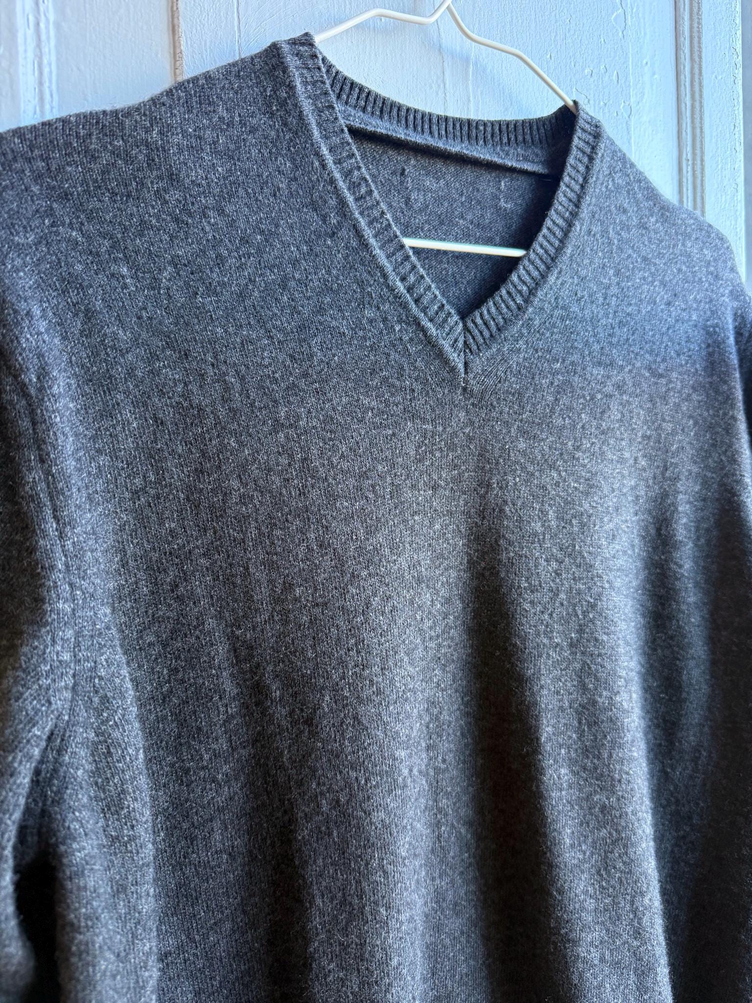 Vintage Wool V Neck Jumper, Mens Dark Grey Minimal Sweater, Old Money Knit, Relaxed Winter Pullover