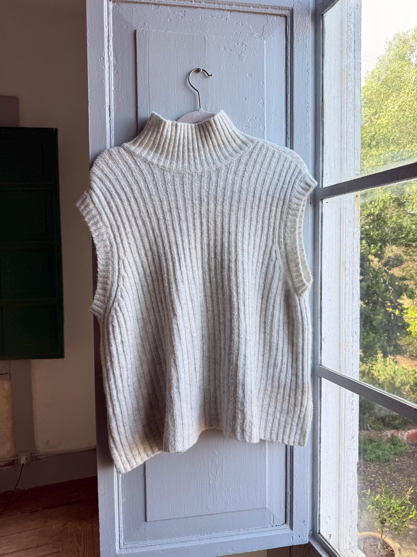 Sleeveless Knit Jumper, Alpaca Blend Cream Sweater Vest, Minimal Chic Womens knitwear, M - L