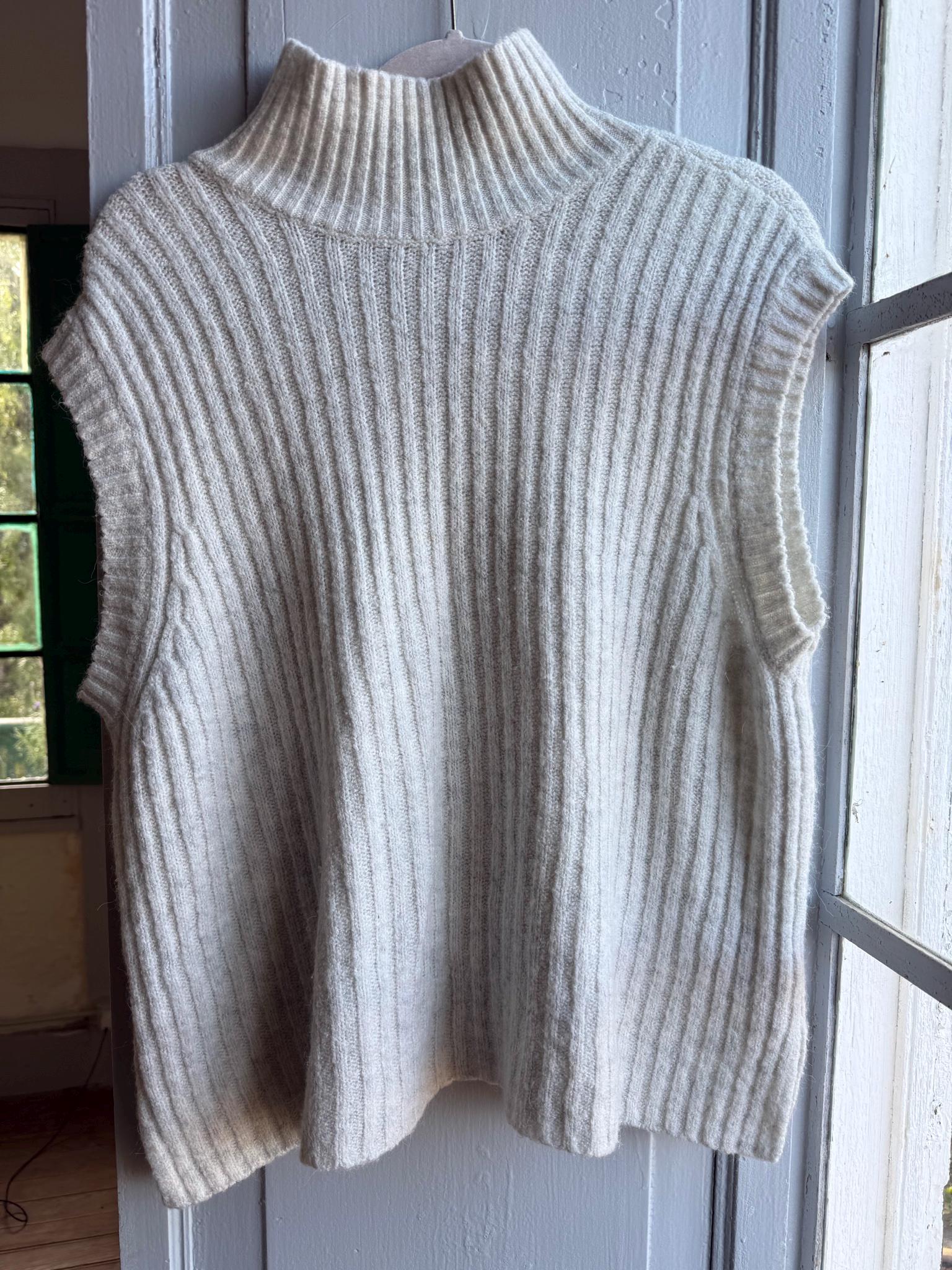 Sleeveless Knit Jumper, Alpaca Blend Cream Sweater Vest, Minimal Chic Womens knitwear, M - L
