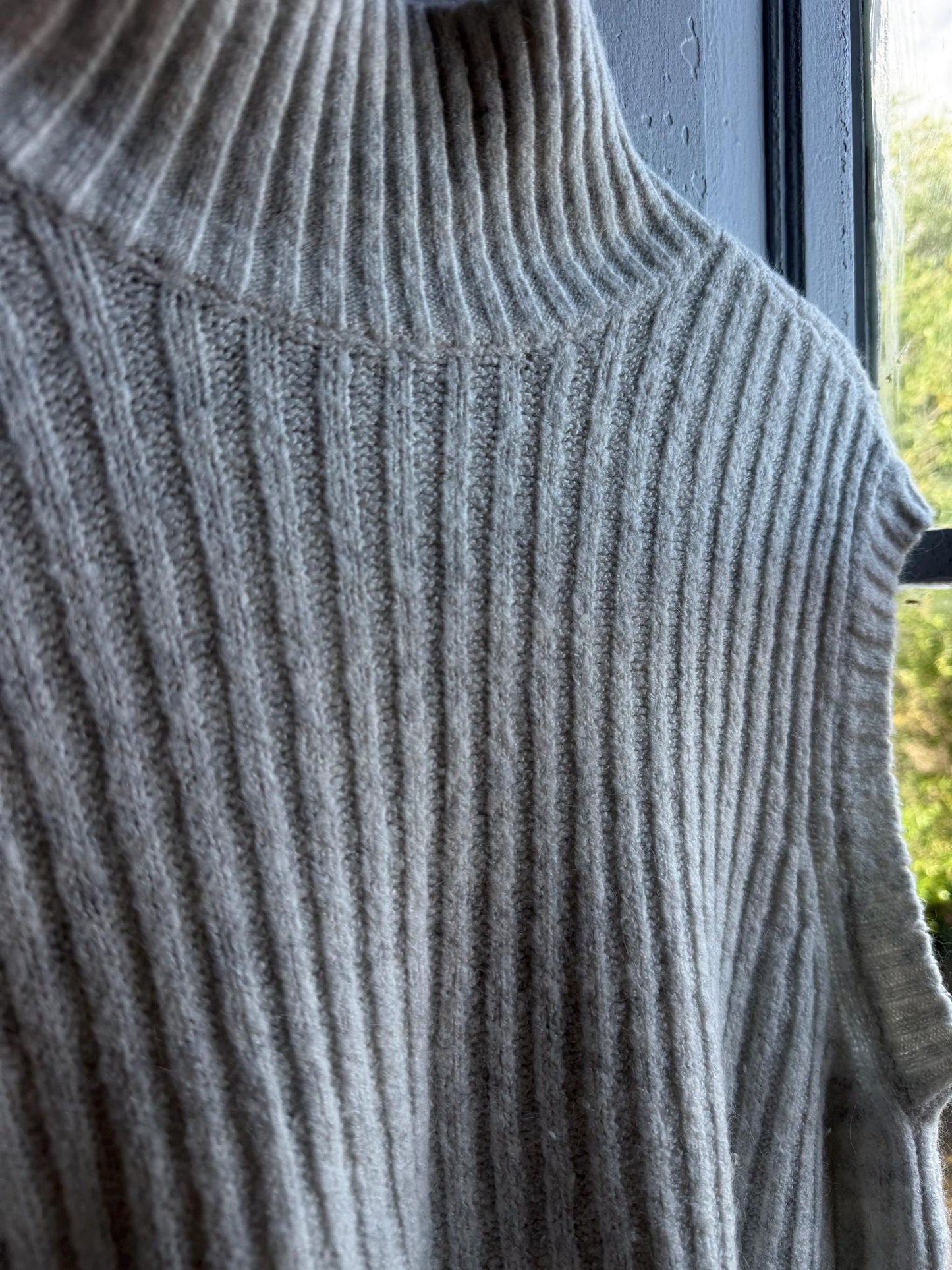 Sleeveless Knit Jumper, Alpaca Blend Cream Sweater Vest, Minimal Chic Womens knitwear, M - L