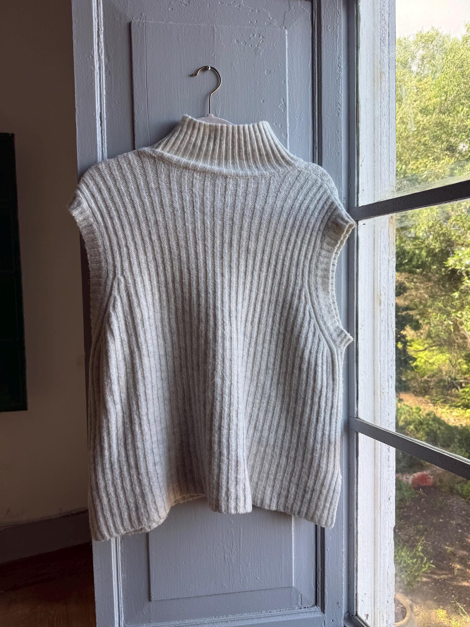 Sleeveless Knit Jumper, Alpaca Blend Cream Sweater Vest, Minimal Chic Womens knitwear, M - L