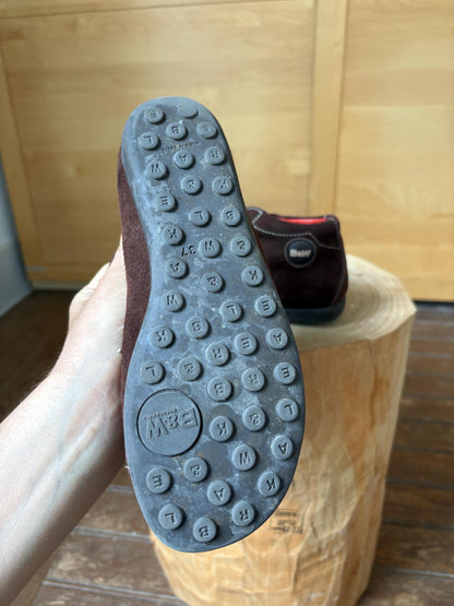 Vintage Brown Suede Lace-Up Sneakers — fabric close-up