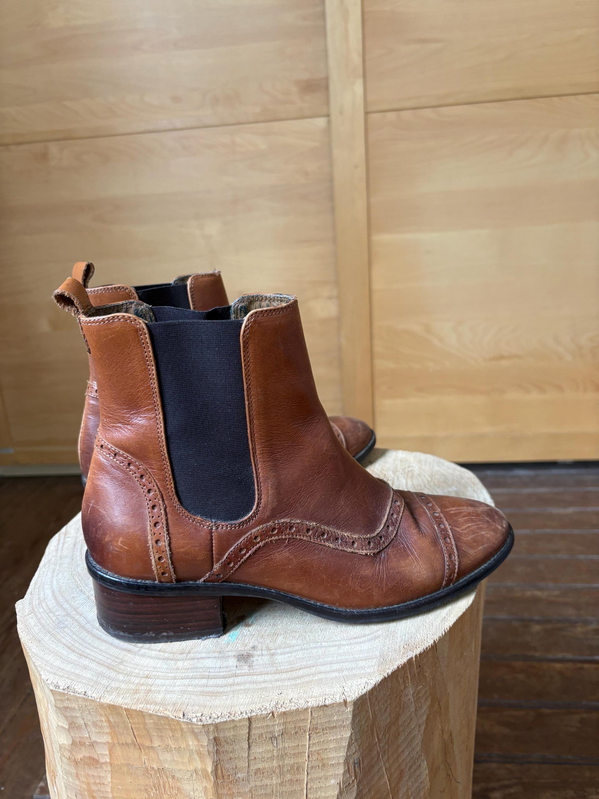 Brown Leather Chelsea Boots for Women — detail