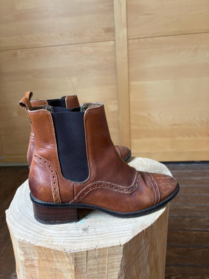 Brown Leather Chelsea Boots for Women — detail