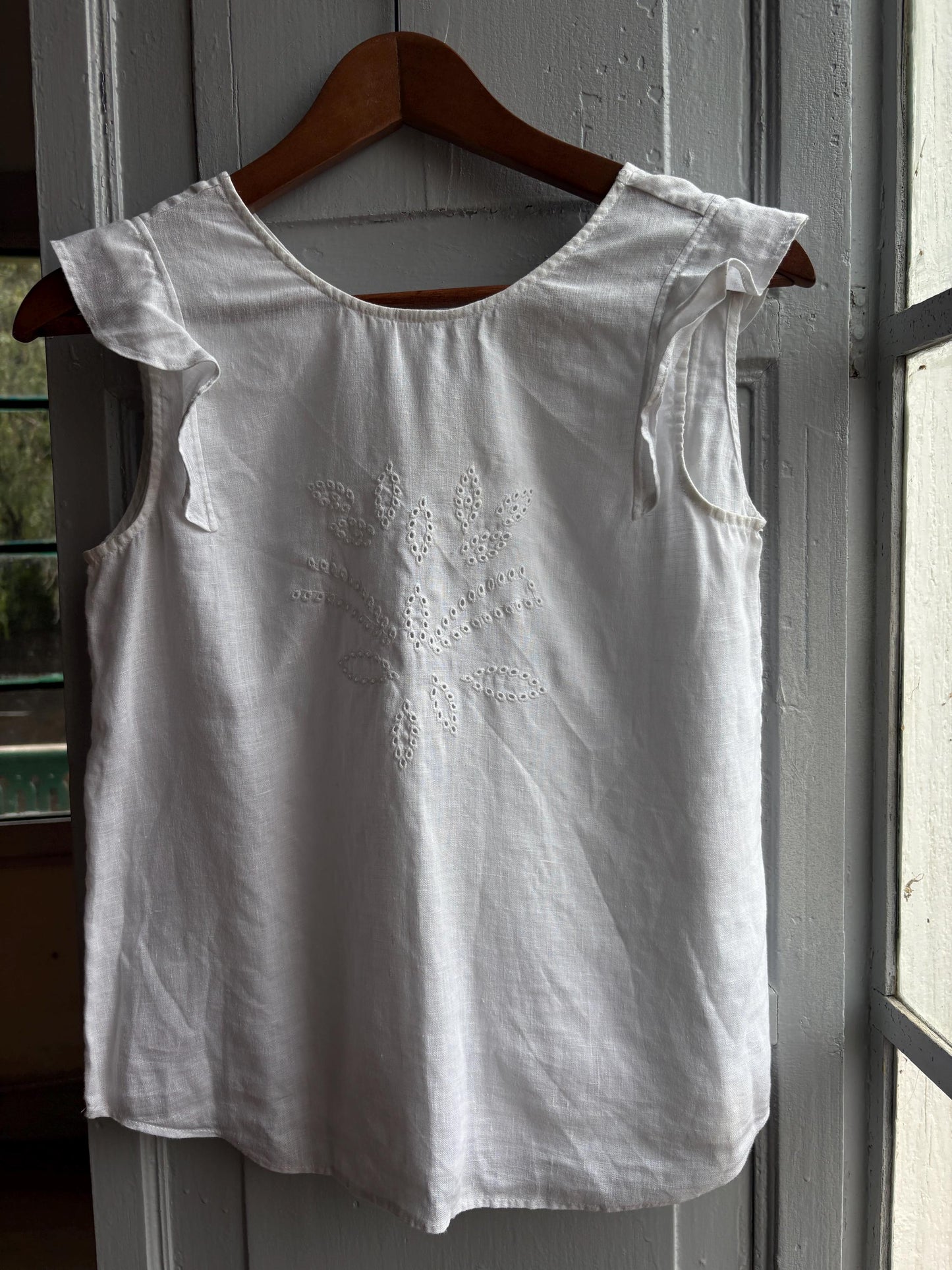 Vintage White Linen Camisole For Girls — detail