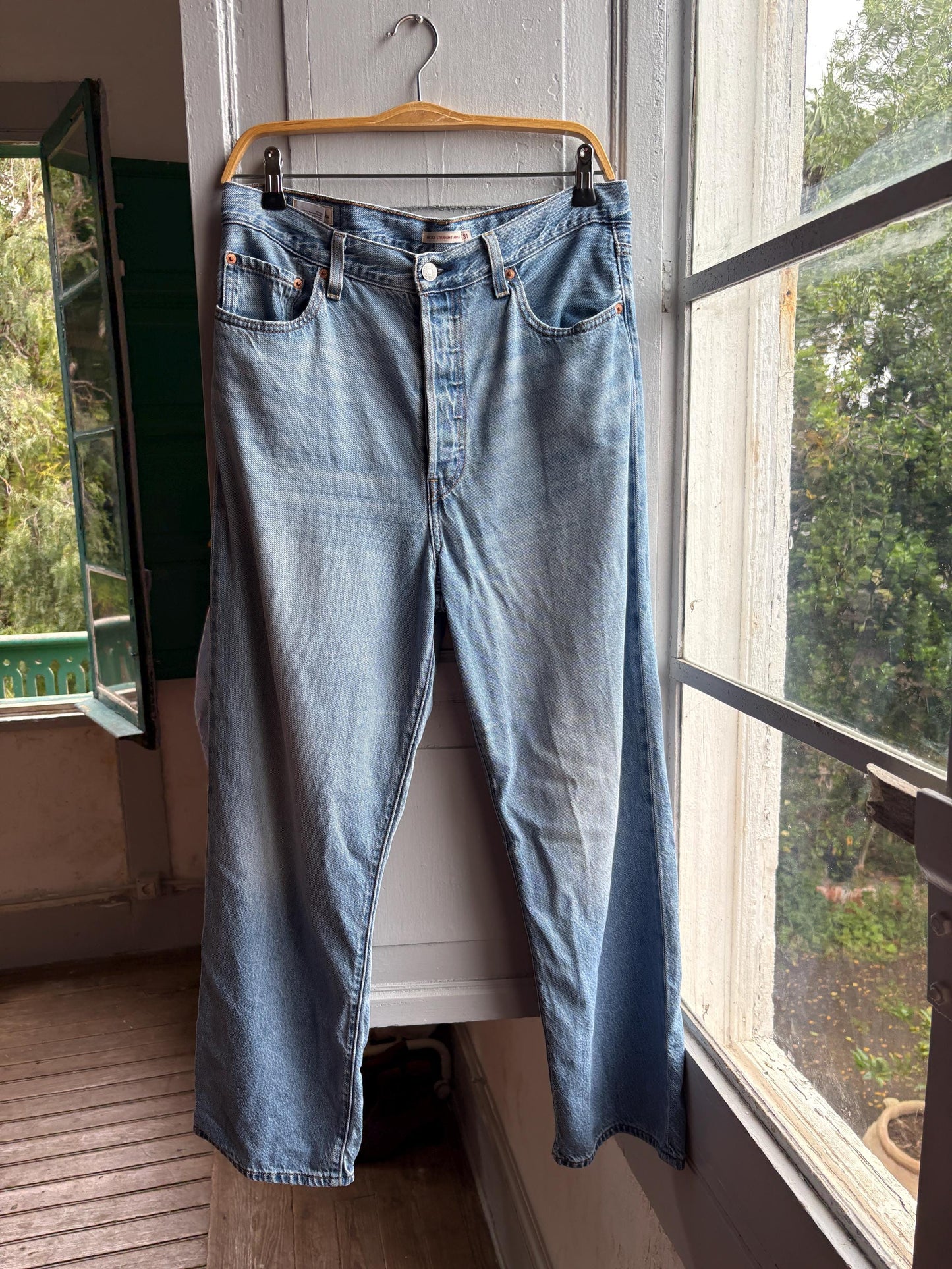Levi’s Ribcage Straight Ankle Jeans, W31 L 29, Vintage Light Wash Denim High Rise, Y2K Jeans Levi Strauss