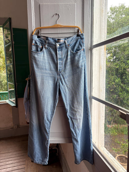Levi’s Ribcage Straight Ankle Jeans, W31 L 29, Vintage Light Wash Denim High Rise, Y2K Jeans Levi Strauss