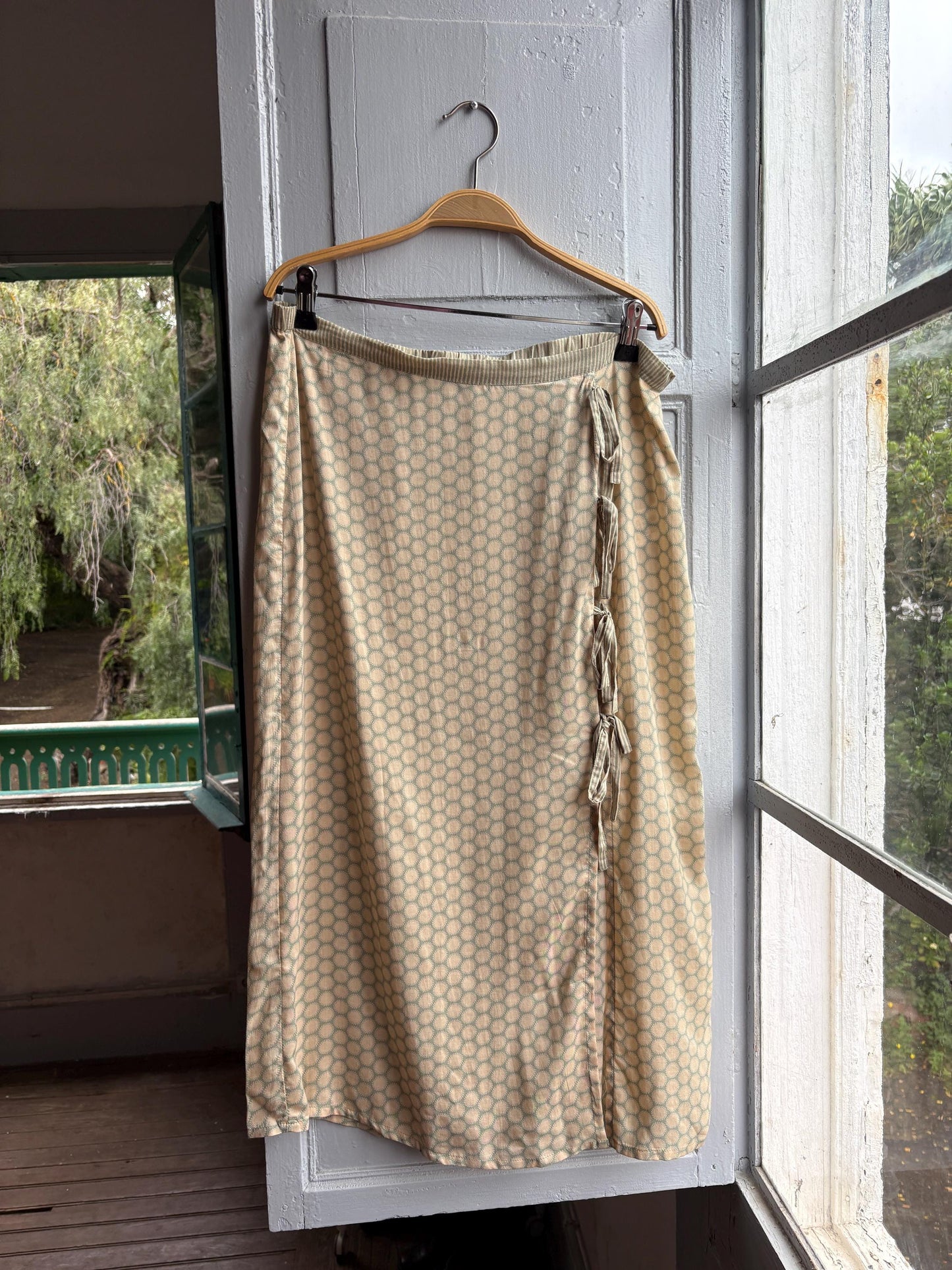 Bohemian Chic Midi Skirt With Side Slit — additional view 12