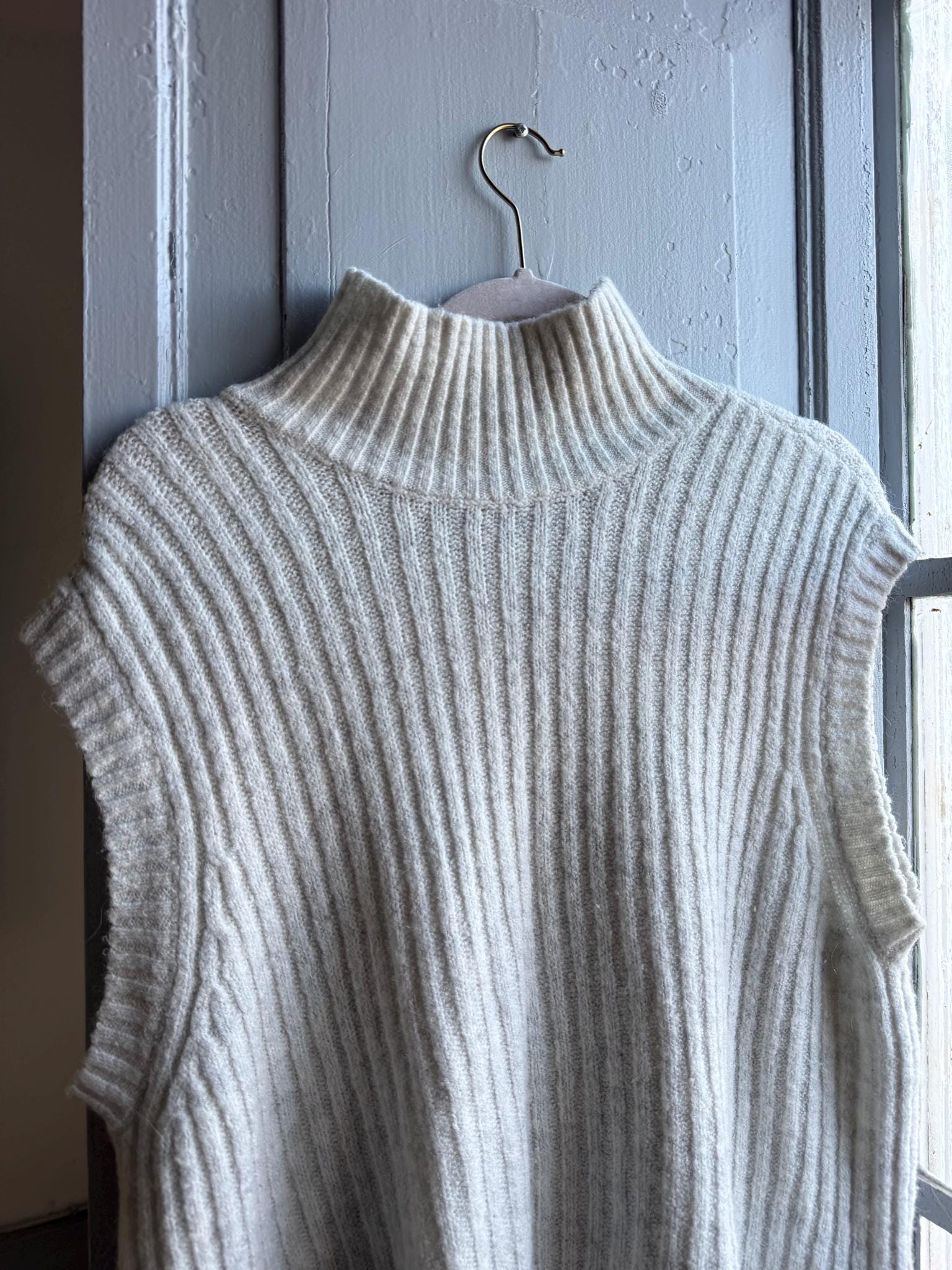 Sleeveless Knit Jumper, Alpaca Blend Cream Sweater Vest, Minimal Chic Womens knitwear, M - L