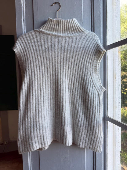 Sleeveless Knit Jumper, Alpaca Blend Cream Sweater Vest, Minimal Chic Womens knitwear, M - L