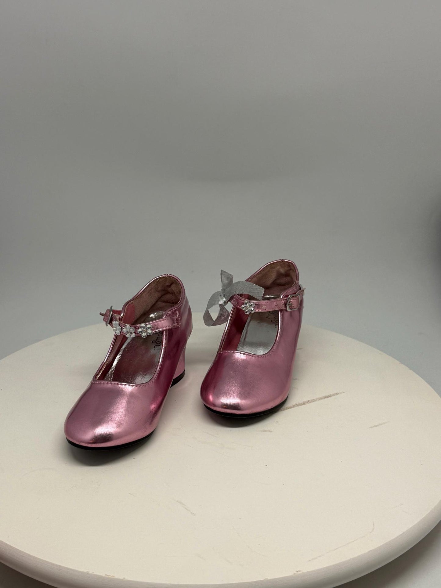 Shiny pink Mary Jane heels, floral embellishments, strap, party wear, size 26