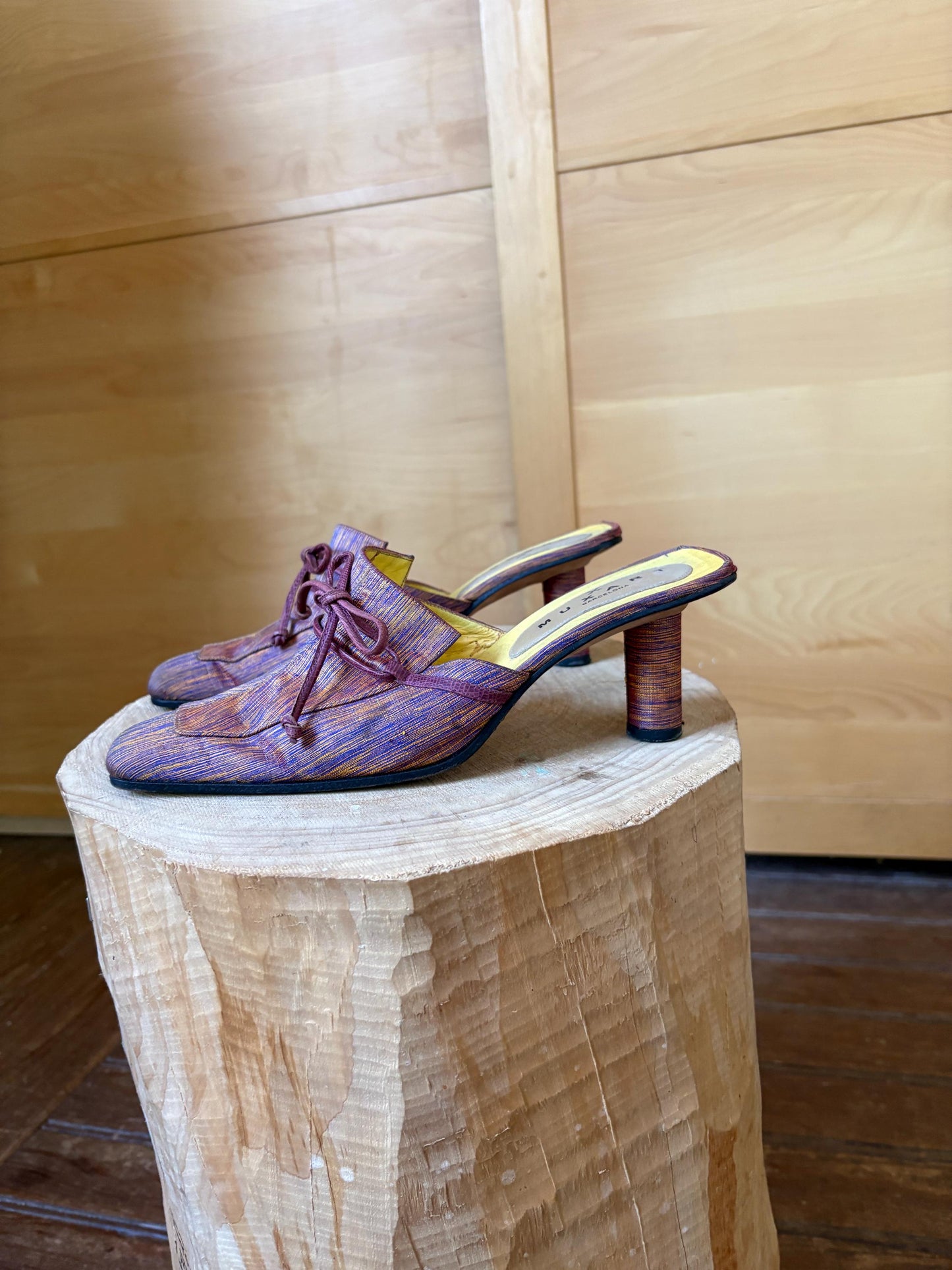 Vintage Muxart Barcelona Leather Mule Heels — fabric close-up