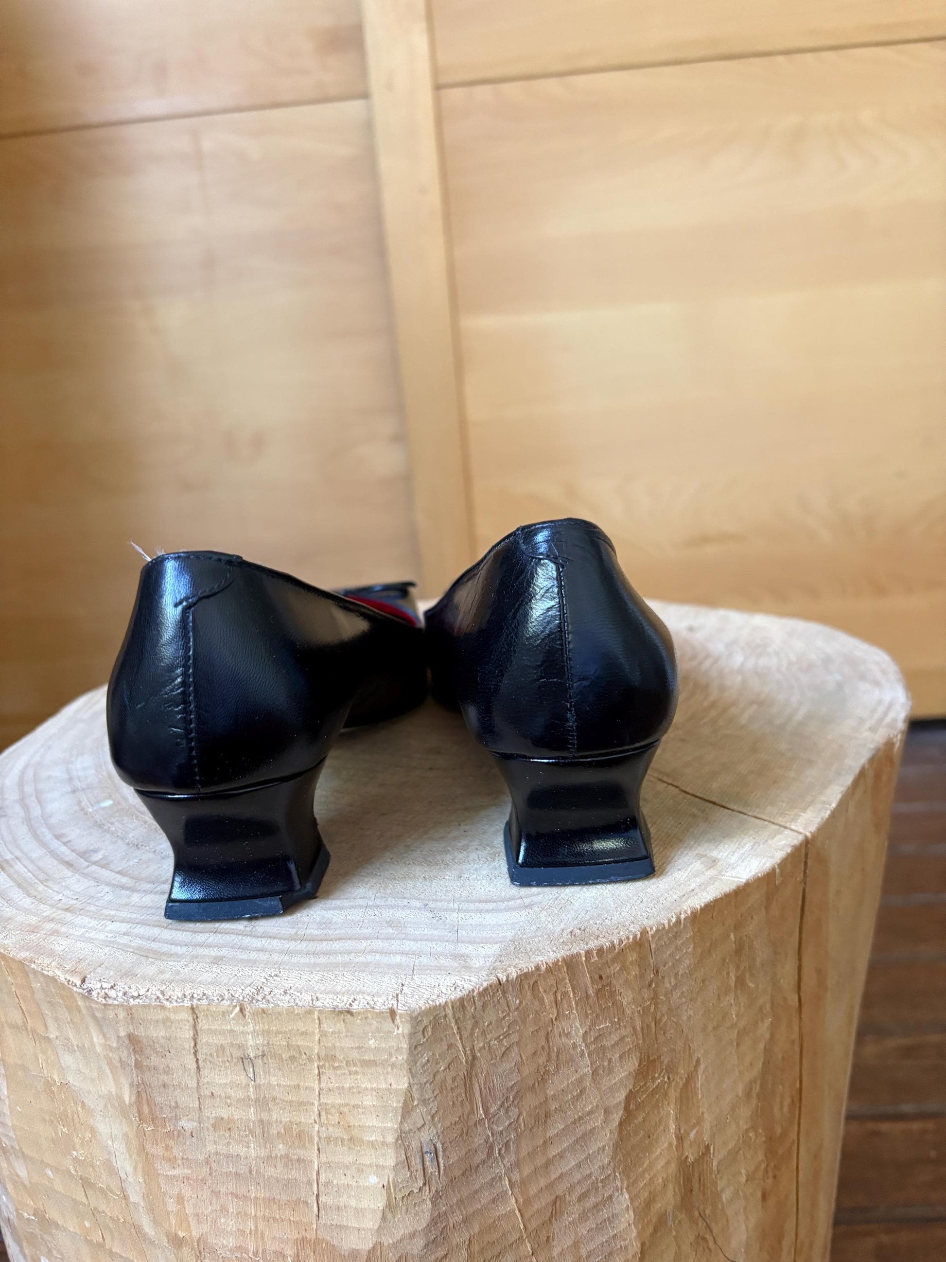 Vintage Black Leather Heels Made in Spain, Bow Pumps Parisian Chic, Y2K Office Elegant, Size EU 37