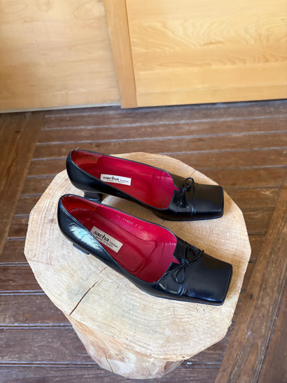 Vintage Black Leather Heels Made in Spain, Bow Pumps Parisian Chic, Y2K Office Elegant, Size EU 37