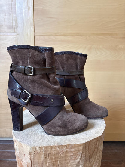 Hoss Intropia Brown Suede Ankle Boots — detail