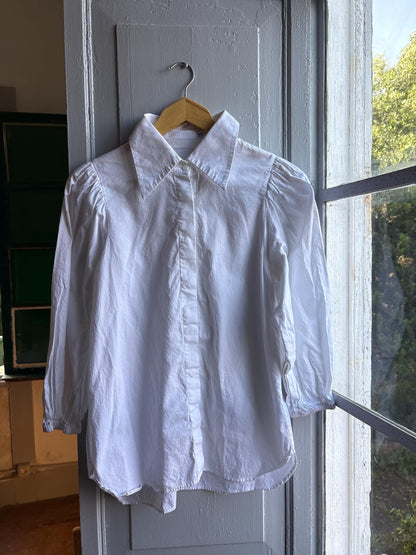White Cotton Blouse - Luxe Minimalist Style — detail