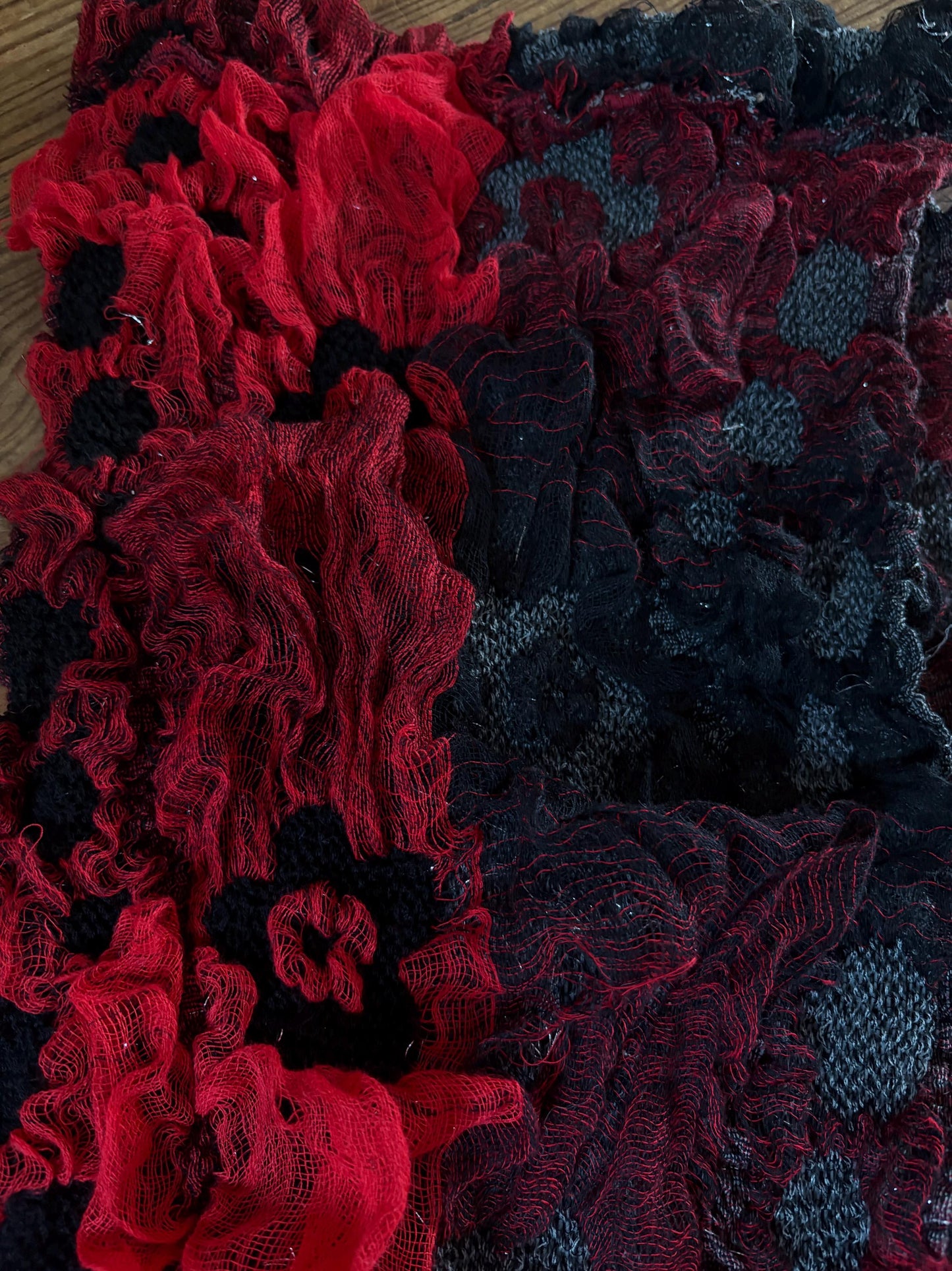 Vintage Red Black Ruffle Loop Scarf — additional view 8