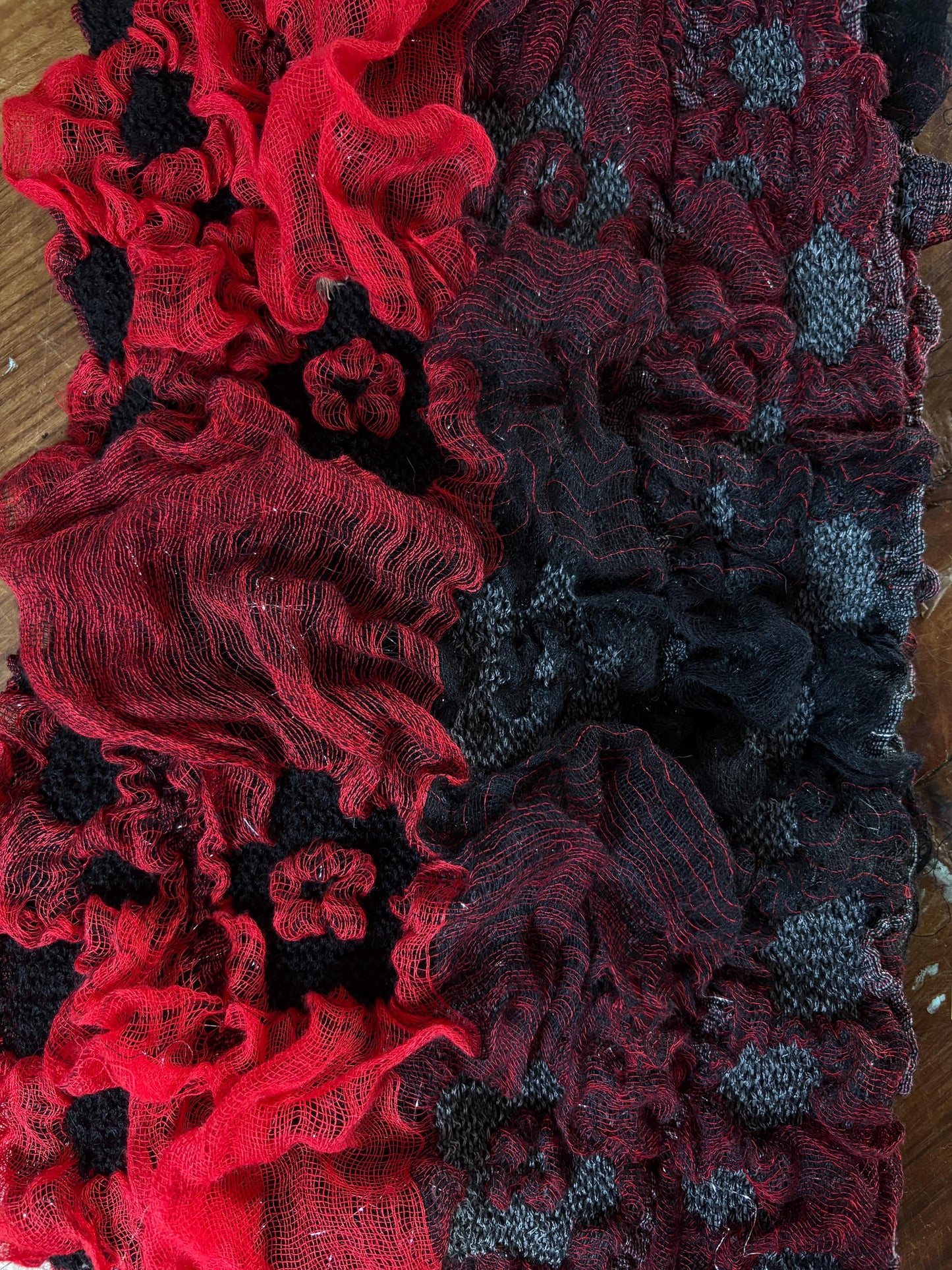 Vintage Red Black Ruffle Loop Scarf — additional view 9