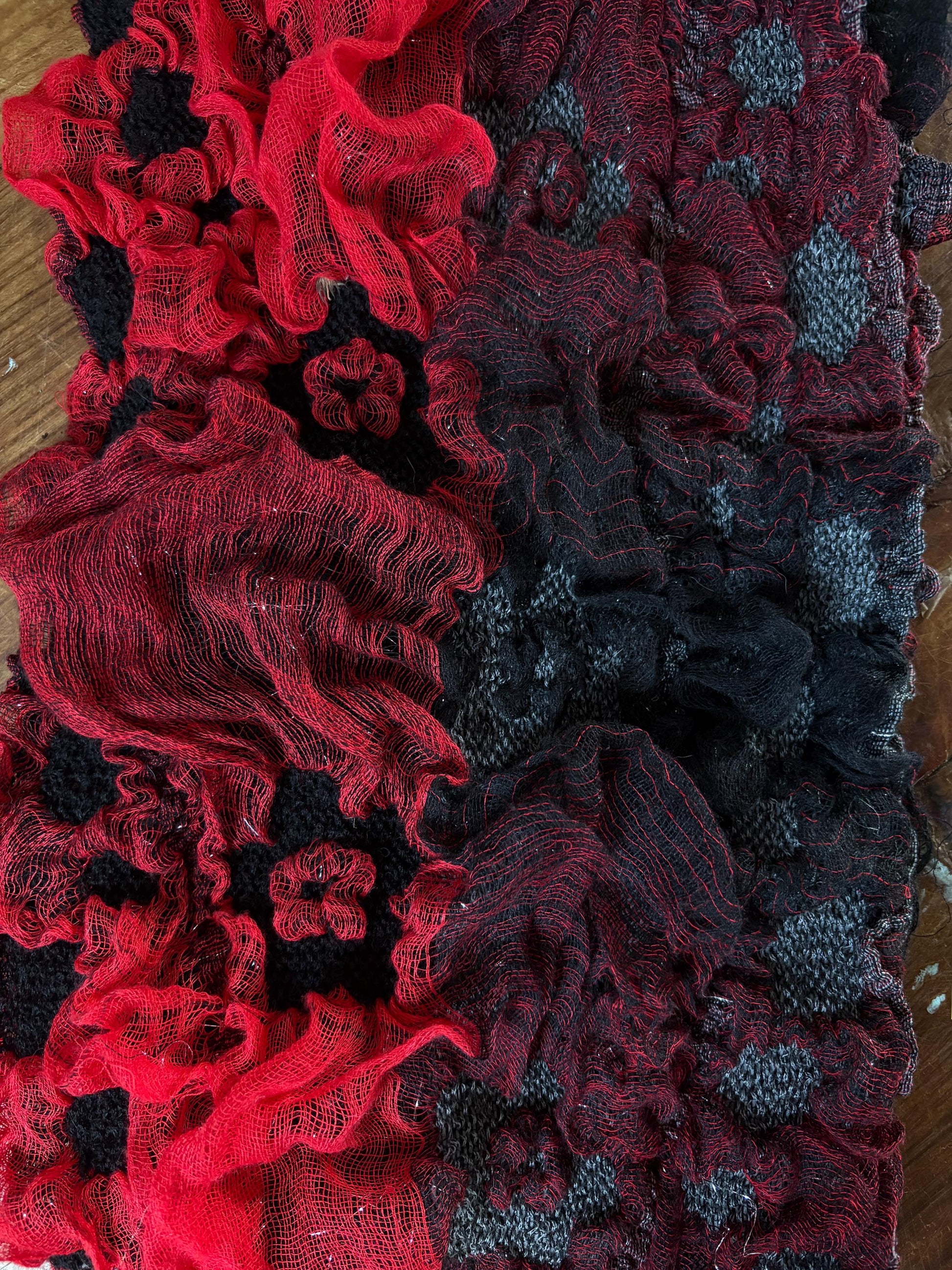 Vintage Red Black Ruffle Loop Scarf — additional view 9