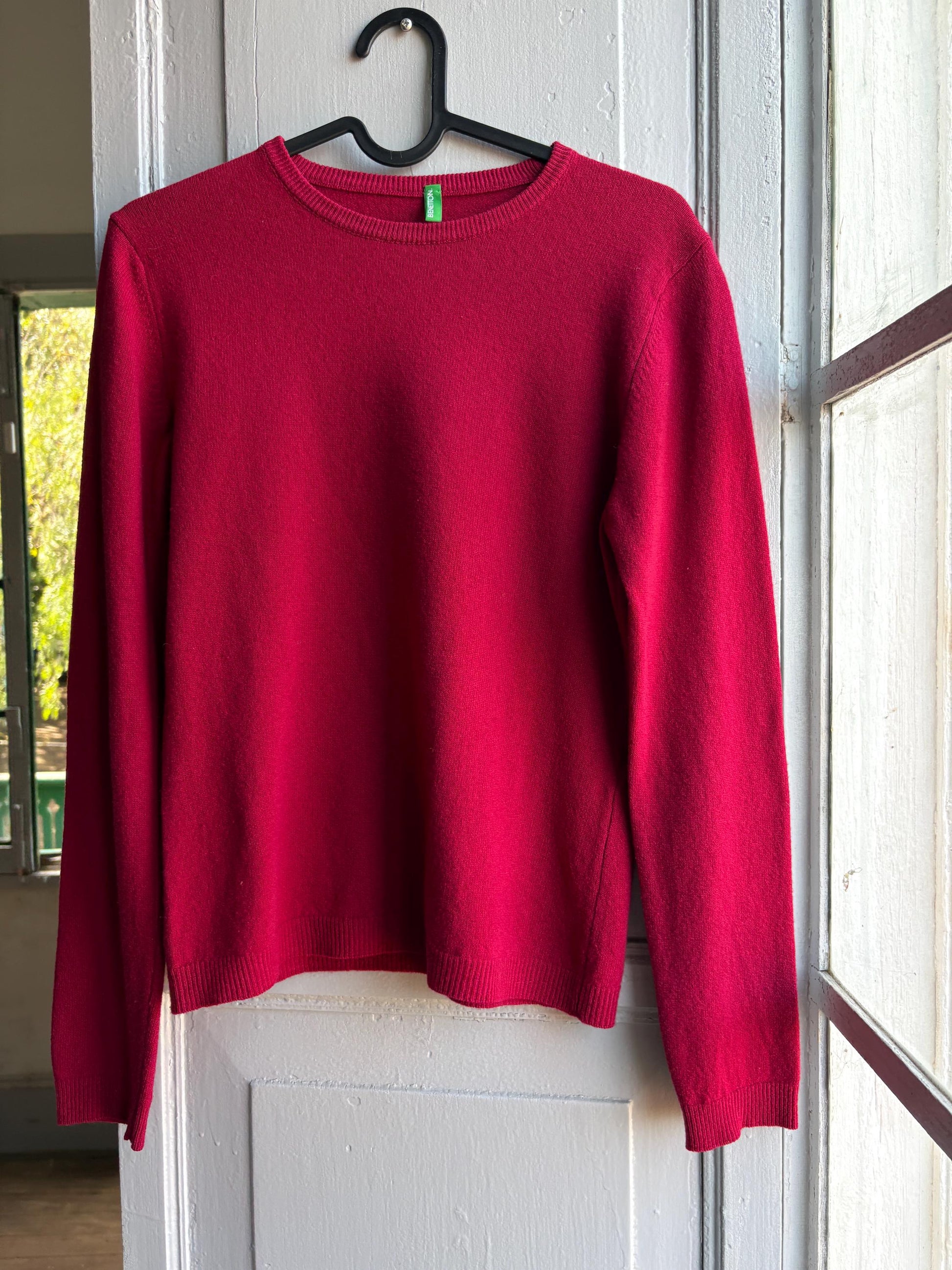 100% Wool Pink Fuchsia Knit Sweater — fabric close-up