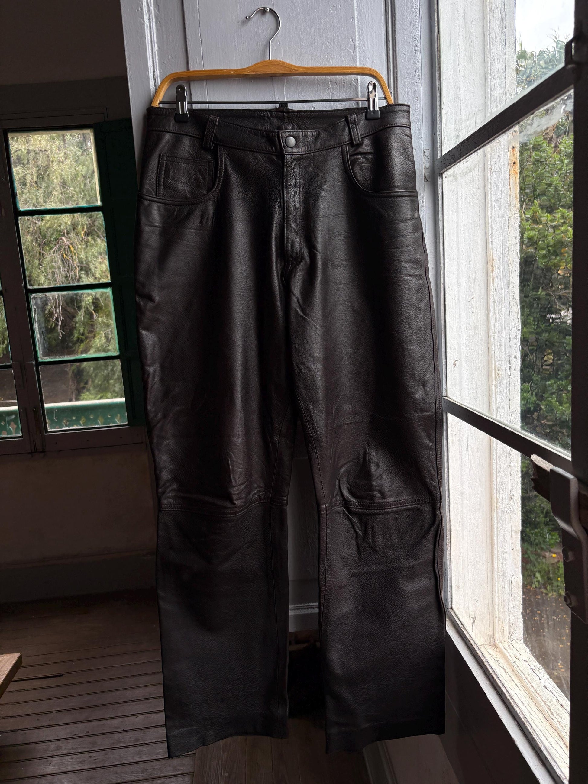 Vintage Black Leather High Waist Trousers — detail