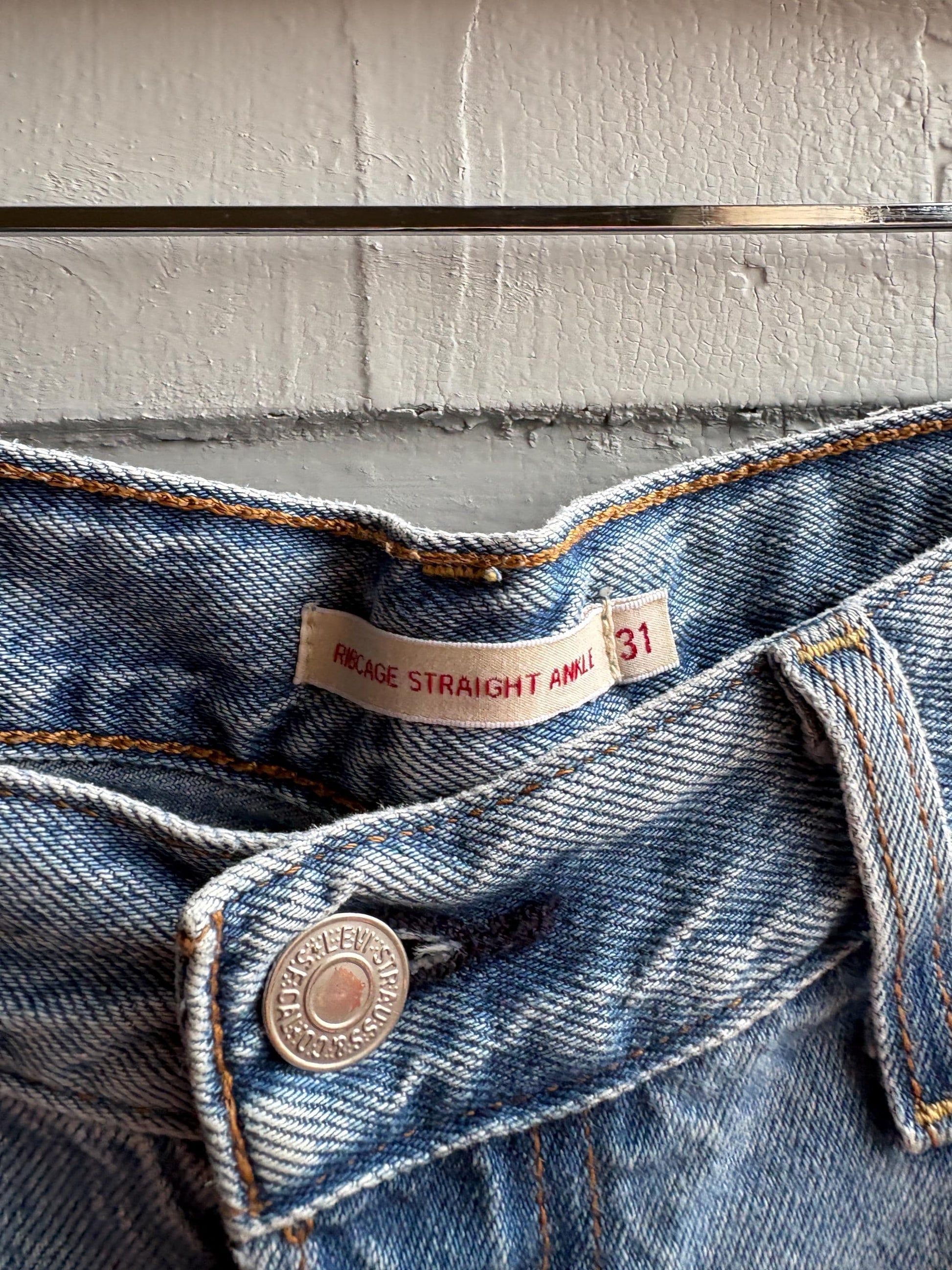 Levi’s Ribcage Straight Ankle Jeans, W31 L 29, Vintage Light Wash Denim High Rise, Y2K Jeans Levi Strauss
