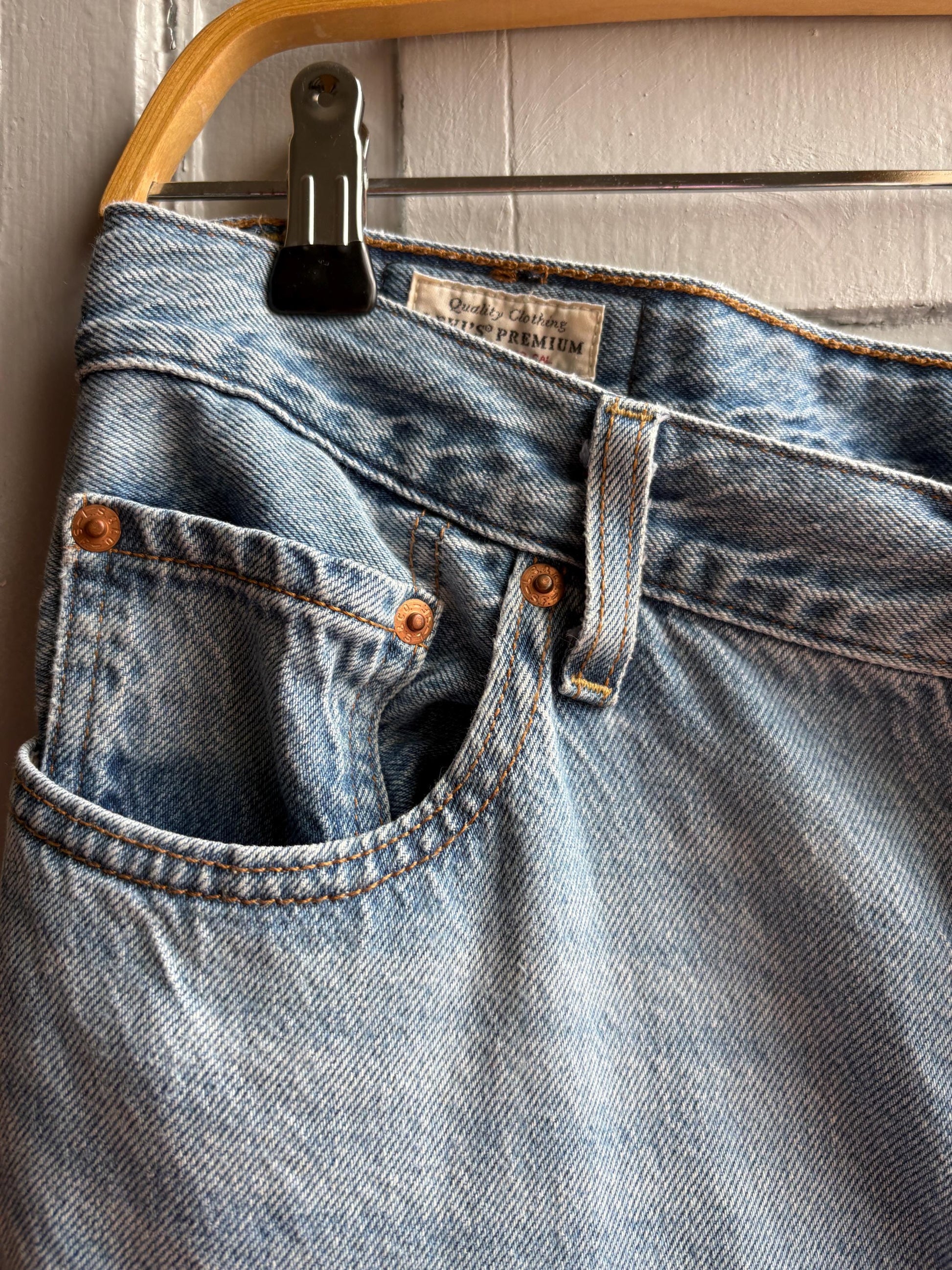 Levi’s Ribcage Straight Ankle Jeans, W31 L 29, Vintage Light Wash Denim High Rise, Y2K Jeans Levi Strauss