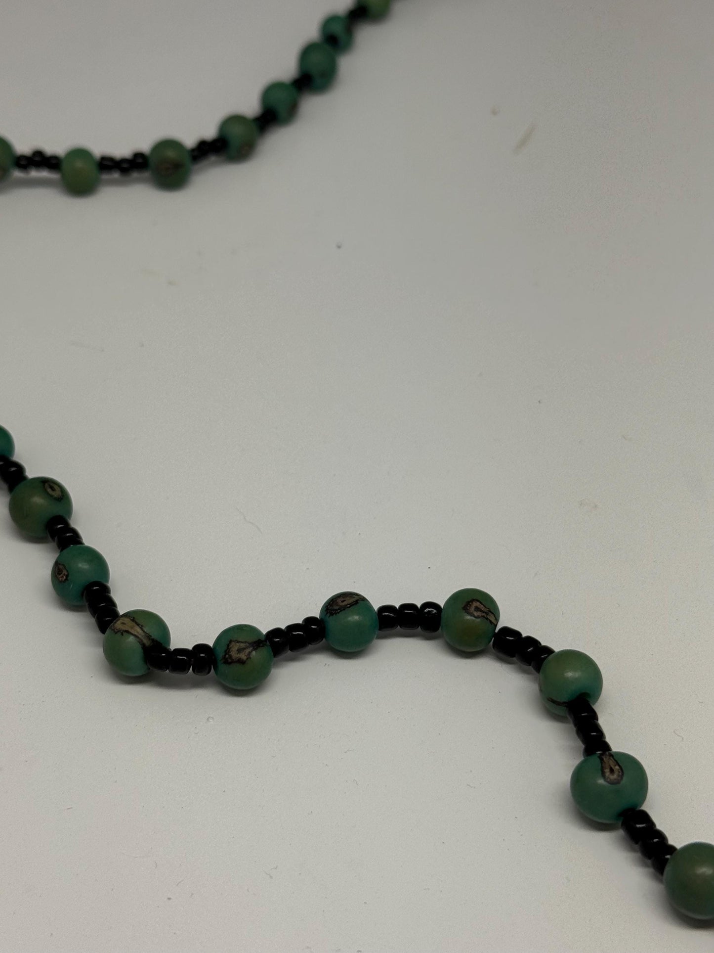Vintage Green Beaded Seed Necklace — additional view 5