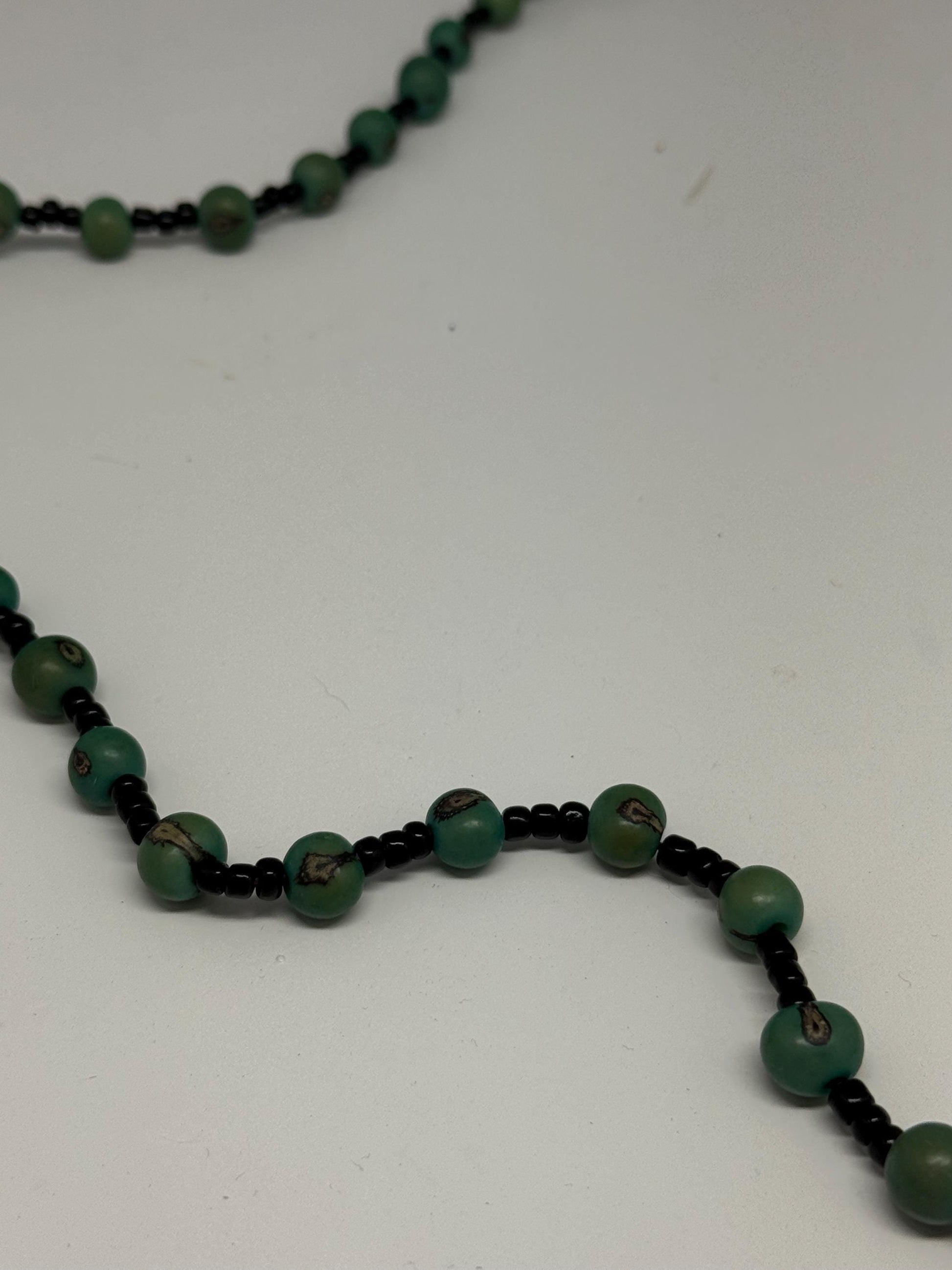 Vintage Green Beaded Seed Necklace — additional view 5
