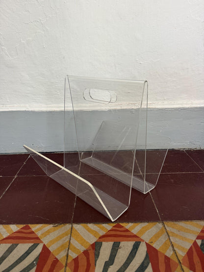 Minimalist Acrylic Magazine Holder With Circular Handle — detail