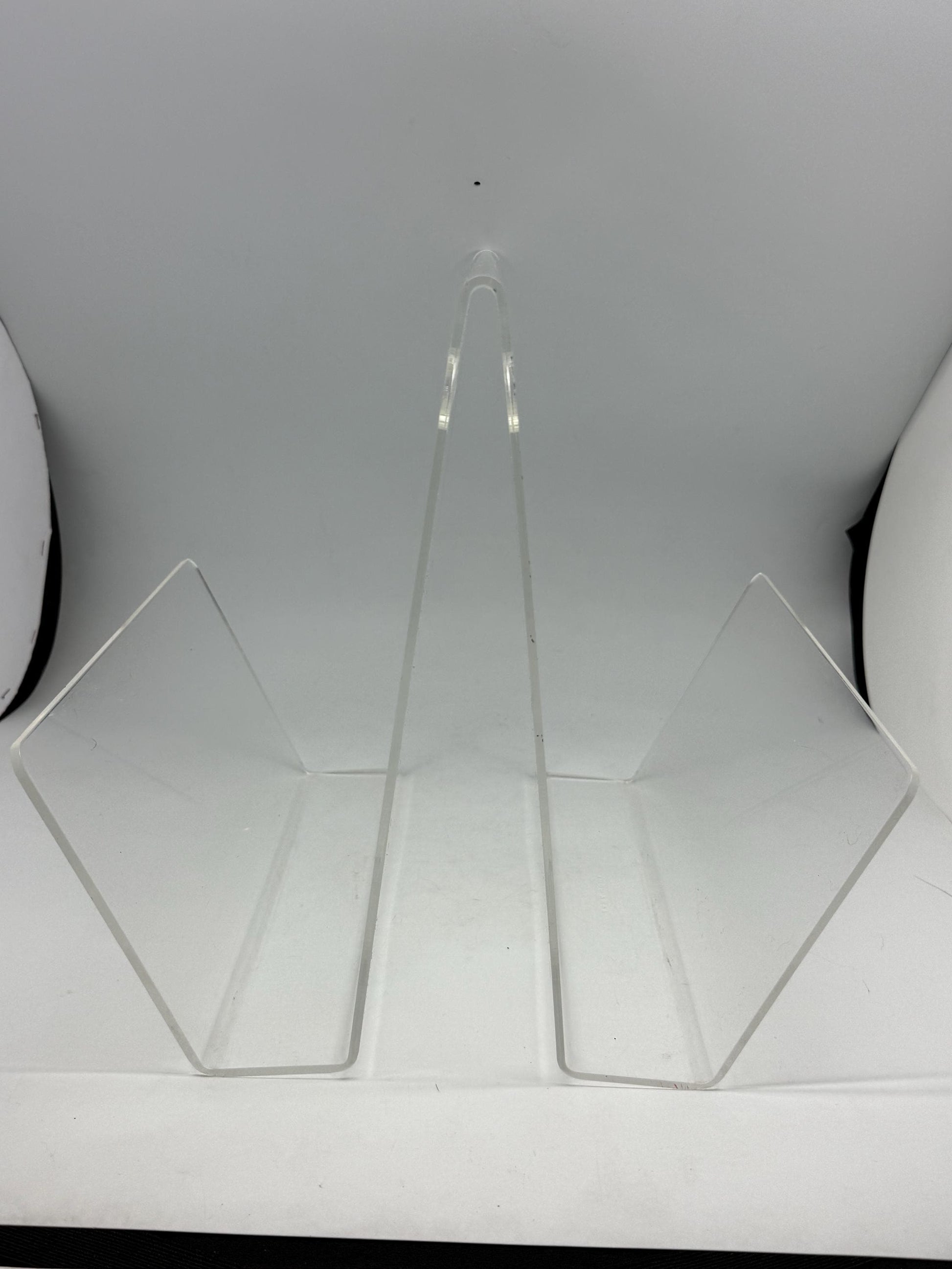 Minimalist Acrylic Magazine Holder With Circular Handle — additional view 15