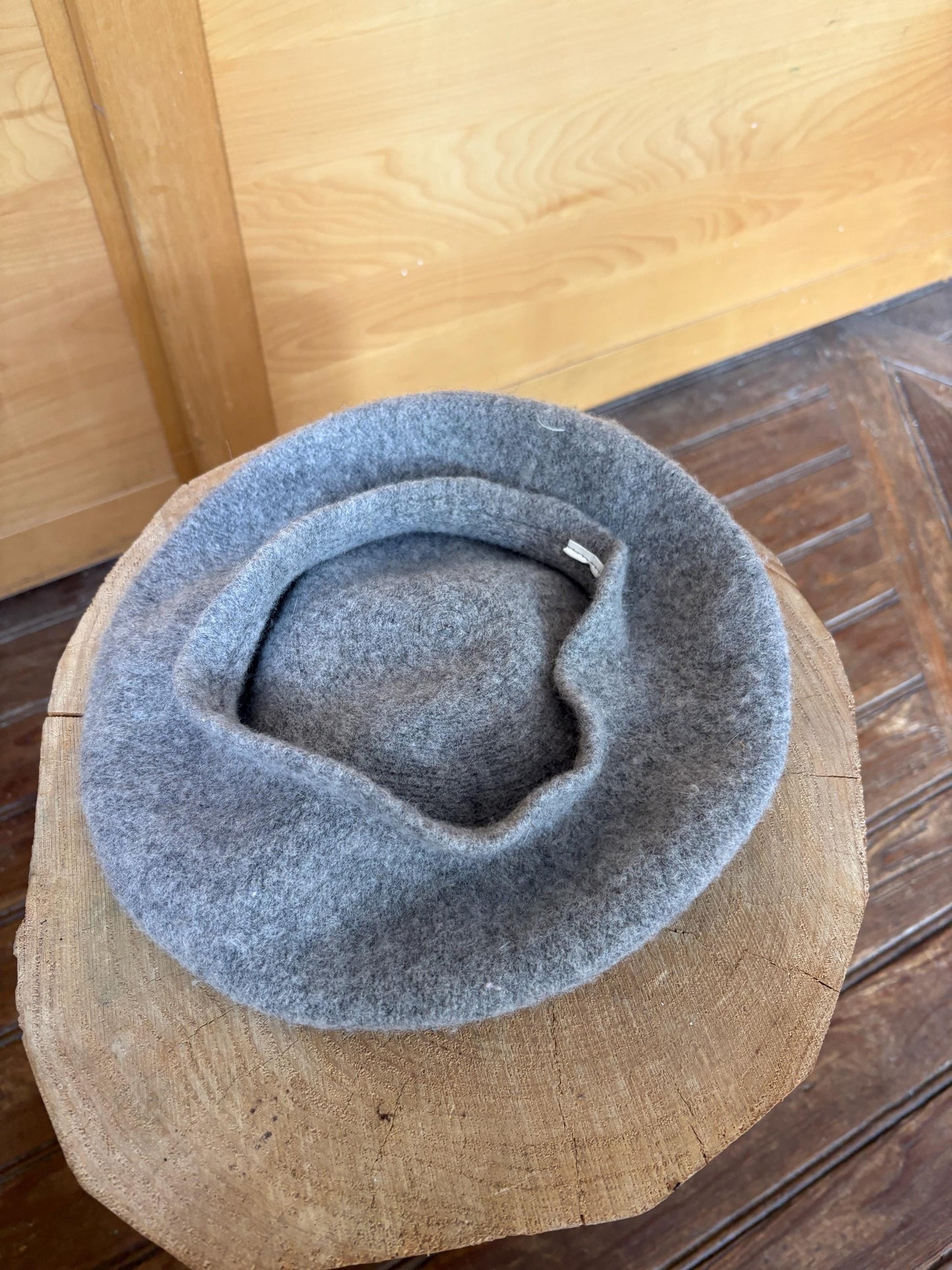 Grey Wool French Beret — detail