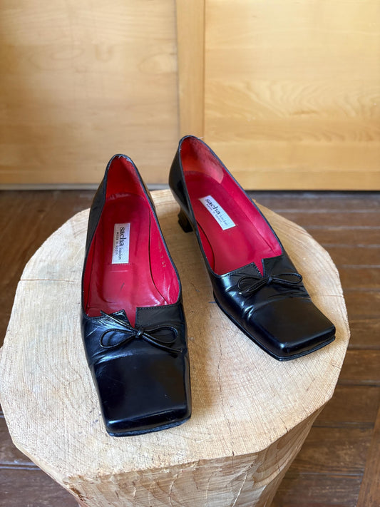 Vintage Black Leather Heels Made in Spain, Bow Pumps Parisian Chic, Y2K Office Elegant, Size EU 37