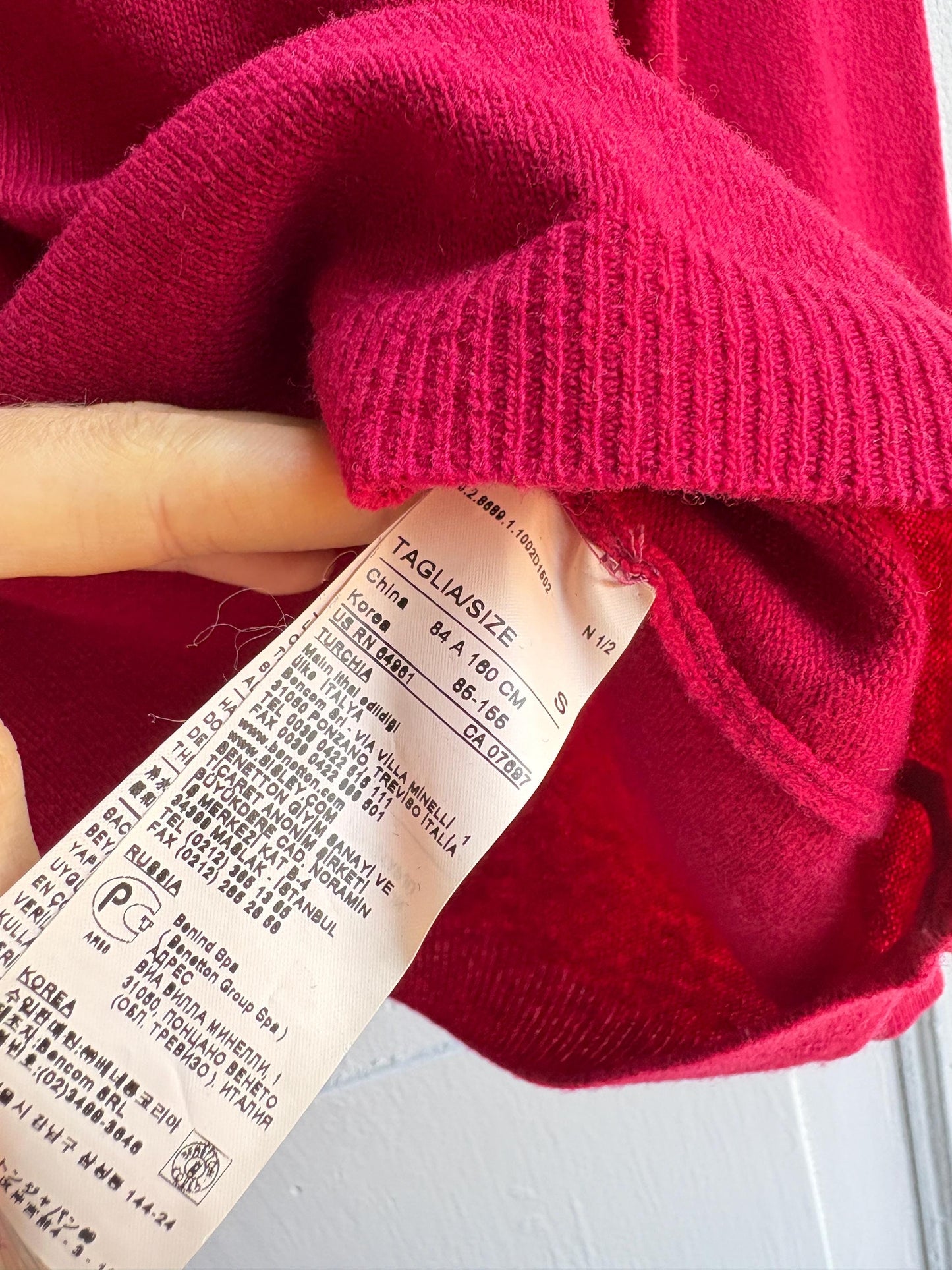 100% Wool Pink Fuchsia Knit Sweater — detail